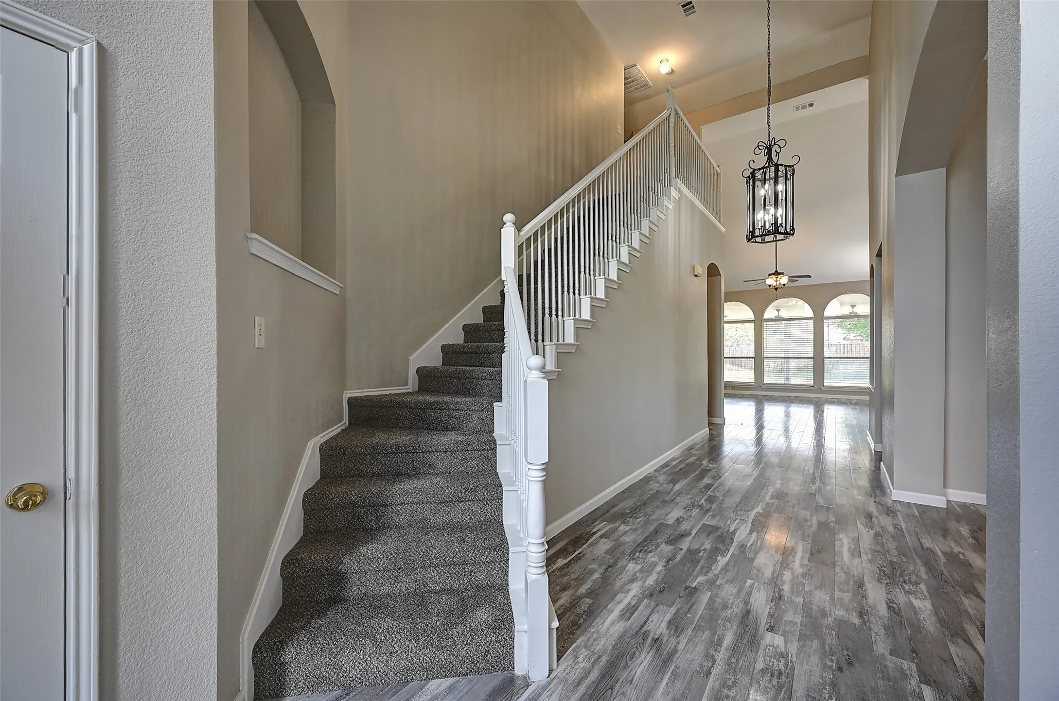 Single Family Residence For Sale in Tarrant County , 7500 Parkgate Drive, Fort Worth, Texas 76137, 5 Bedroom, 4 Bathroom, 3 Garage spaces, 3,694 Sqft, built in 2002, mls#21256482, Real Estate Agent in Fort Worth, Homes For Sale in Tarrant county, Homes For Sale in Fort Worth, Realtor in Fort Worth Texas, Real Estate Brokerage Independent Realty Texas, Luminita Cordes Realtor