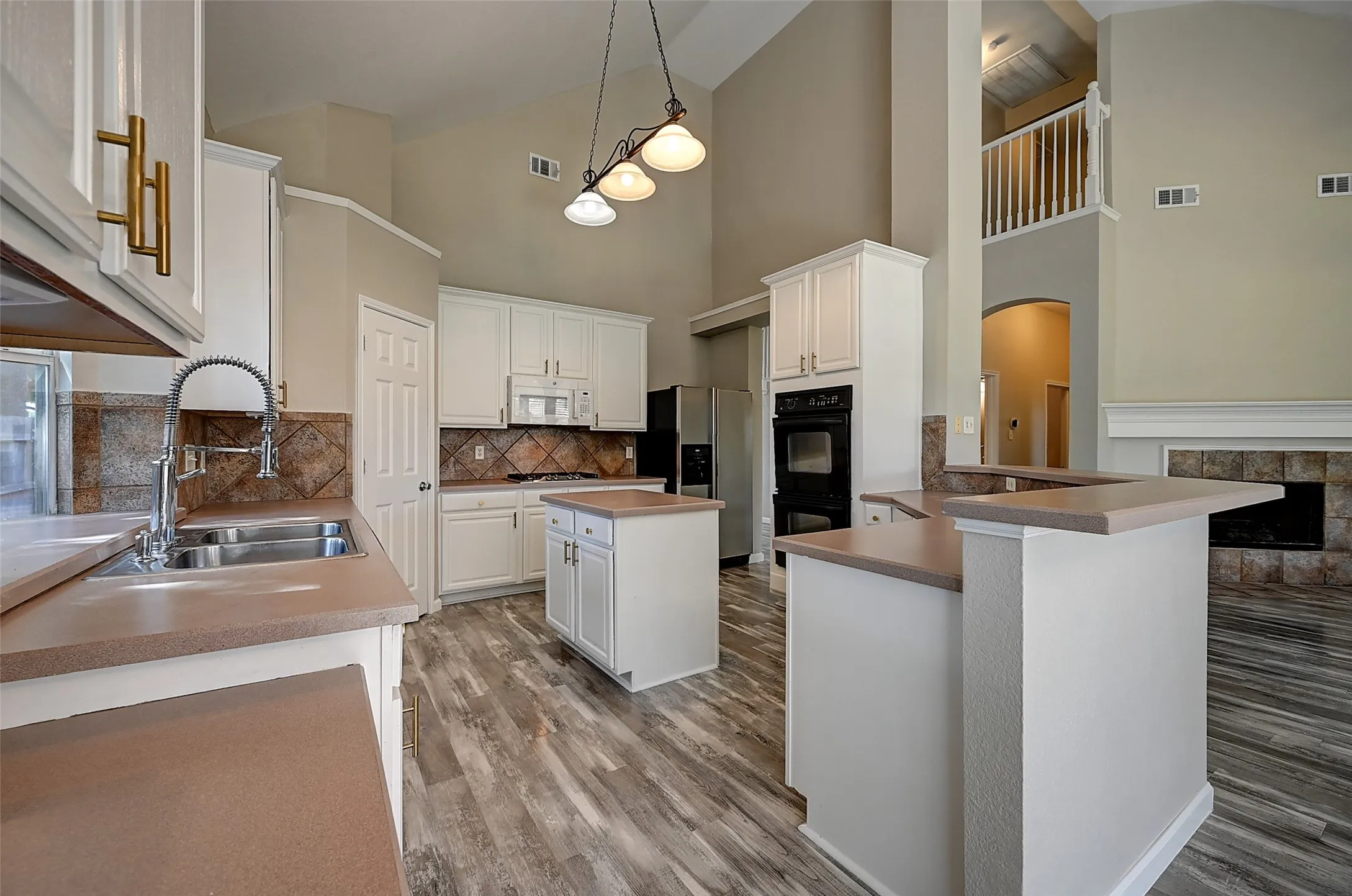 Single Family Residence For Sale in Tarrant County , 7500 Parkgate Drive, Fort Worth, Texas 76137, 5 Bedroom, 4 Bathroom, 3 Garage spaces, 3,694 Sqft, built in 2002, mls#21256482, Real Estate Agent in Fort Worth, Homes For Sale in Tarrant county, Homes For Sale in Fort Worth, Realtor in Fort Worth Texas, Real Estate Brokerage Independent Realty Texas, Luminita Cordes Realtor