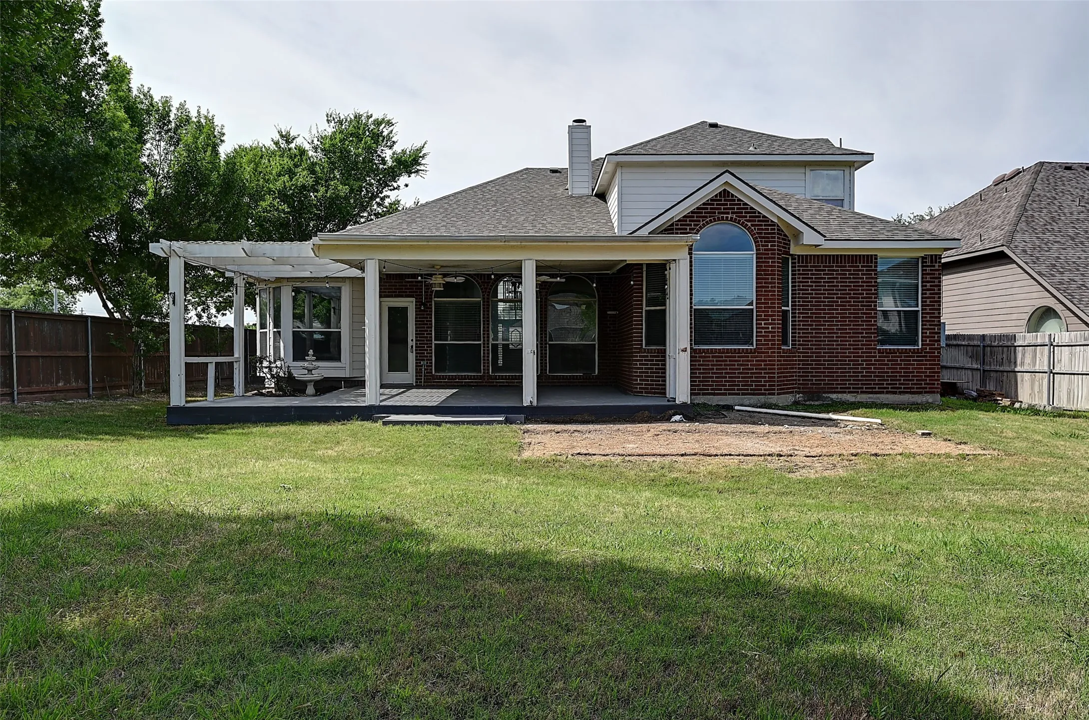 Single Family Residence For Sale in Tarrant County , 7500 Parkgate Drive, Fort Worth, Texas 76137, 5 Bedroom, 4 Bathroom, 3 Garage spaces, 3,694 Sqft, built in 2002, mls#21256482, Real Estate Agent in Fort Worth, Homes For Sale in Tarrant county, Homes For Sale in Fort Worth, Realtor in Fort Worth Texas, Real Estate Brokerage Independent Realty Texas, Luminita Cordes Realtor