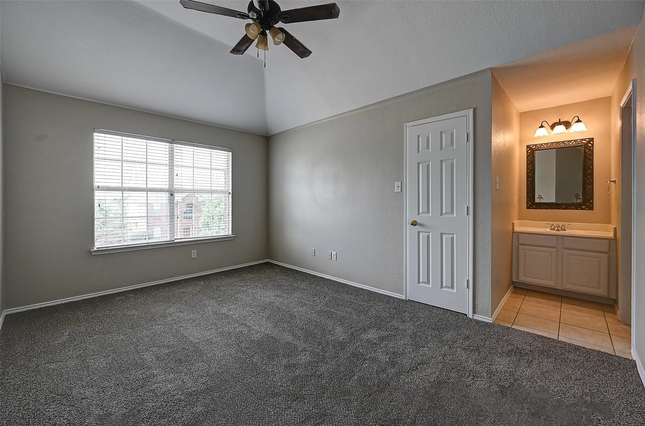 Single Family Residence For Sale in Tarrant County , 7500 Parkgate Drive, Fort Worth, Texas 76137, 5 Bedroom, 4 Bathroom, 3 Garage spaces, 3,694 Sqft, built in 2002, mls#21256482, Real Estate Agent in Fort Worth, Homes For Sale in Tarrant county, Homes For Sale in Fort Worth, Realtor in Fort Worth Texas, Real Estate Brokerage Independent Realty Texas, Luminita Cordes Realtor