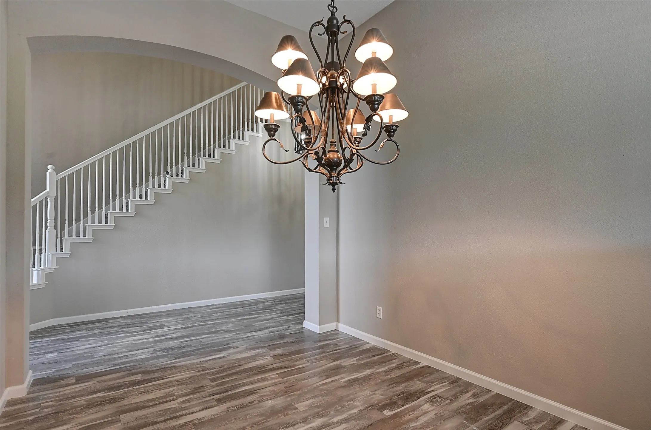 Single Family Residence For Sale in Tarrant County , 7500 Parkgate Drive, Fort Worth, Texas 76137, 5 Bedroom, 4 Bathroom, 3 Garage spaces, 3,694 Sqft, built in 2002, mls#21256482, Real Estate Agent in Fort Worth, Homes For Sale in Tarrant county, Homes For Sale in Fort Worth, Realtor in Fort Worth Texas, Real Estate Brokerage Independent Realty Texas, Luminita Cordes Realtor