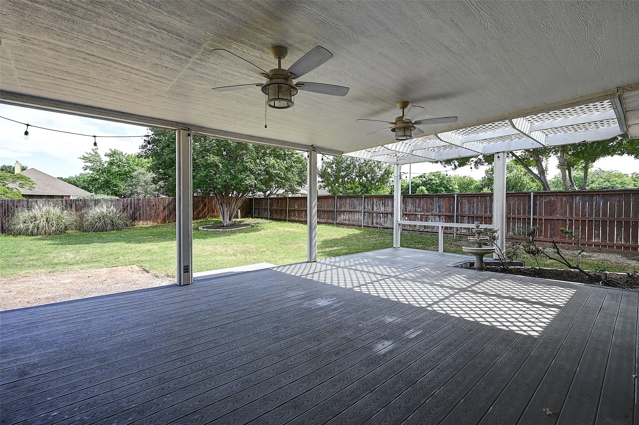Single Family Residence For Sale in Tarrant County , 7500 Parkgate Drive, Fort Worth, Texas 76137, 5 Bedroom, 4 Bathroom, 3 Garage spaces, 3,694 Sqft, built in 2002, mls#21256482, Real Estate Agent in Fort Worth, Homes For Sale in Tarrant county, Homes For Sale in Fort Worth, Realtor in Fort Worth Texas, Real Estate Brokerage Independent Realty Texas, Luminita Cordes Realtor