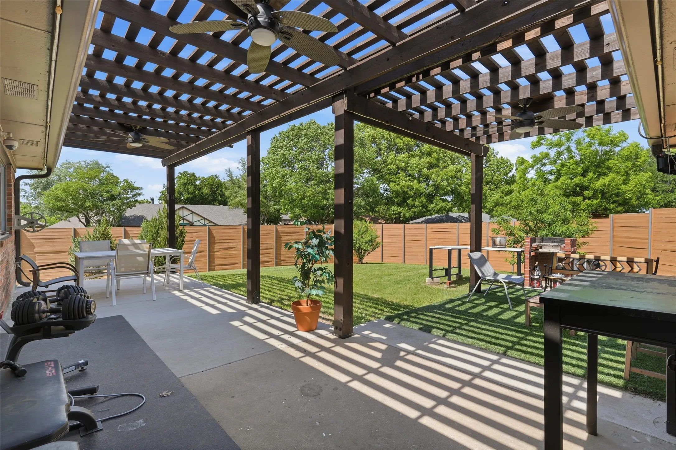 Single Family Residence For Sale in Collin County , 933 Purcell Drive, Plano, Texas 75025, 3 Bedroom, 2 Bathroom, 2 Garage spaces, 2,024 Sqft, built in 1984, mls#21269406, Real Estate Agent in Plano, Homes For Sale in Collin county, Homes For Sale in Plano, Realtor in Plano Texas, Real Estate Brokerage Independent Realty Texas, Luminita Cordes Realtor