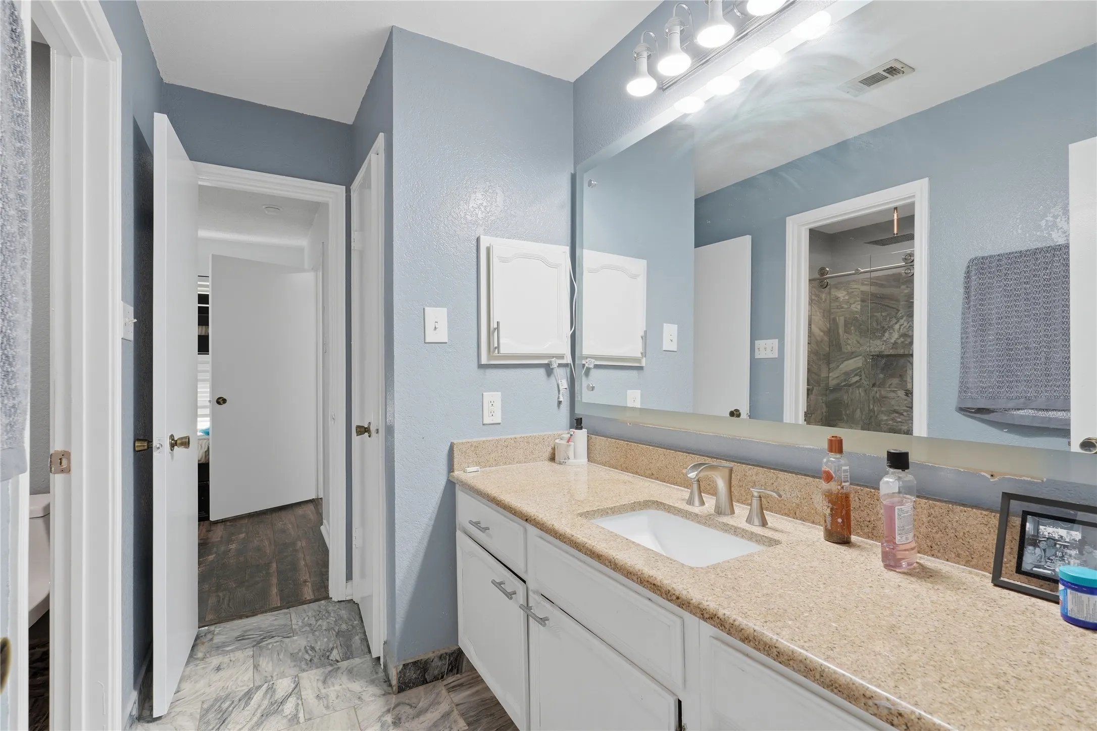 Single Family Residence For Sale in Collin County , 933 Purcell Drive, Plano, Texas 75025, 3 Bedroom, 2 Bathroom, 2 Garage spaces, 2,024 Sqft, built in 1984, mls#21269406, Real Estate Agent in Plano, Homes For Sale in Collin county, Homes For Sale in Plano, Realtor in Plano Texas, Real Estate Brokerage Independent Realty Texas, Luminita Cordes Realtor