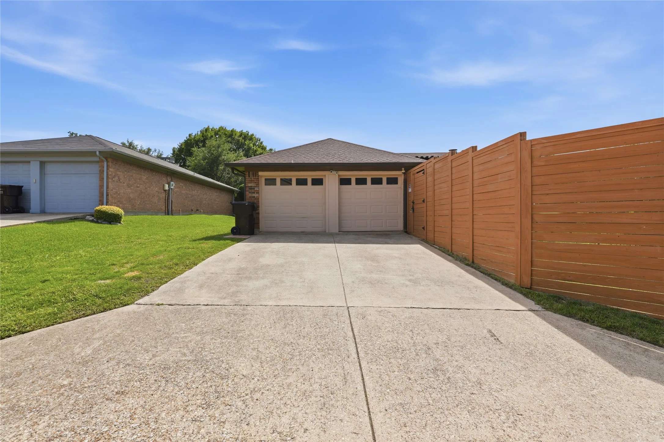 Single Family Residence For Sale in Collin County , 933 Purcell Drive, Plano, Texas 75025, 3 Bedroom, 2 Bathroom, 2 Garage spaces, 2,024 Sqft, built in 1984, mls#21269406, Real Estate Agent in Plano, Homes For Sale in Collin county, Homes For Sale in Plano, Realtor in Plano Texas, Real Estate Brokerage Independent Realty Texas, Luminita Cordes Realtor