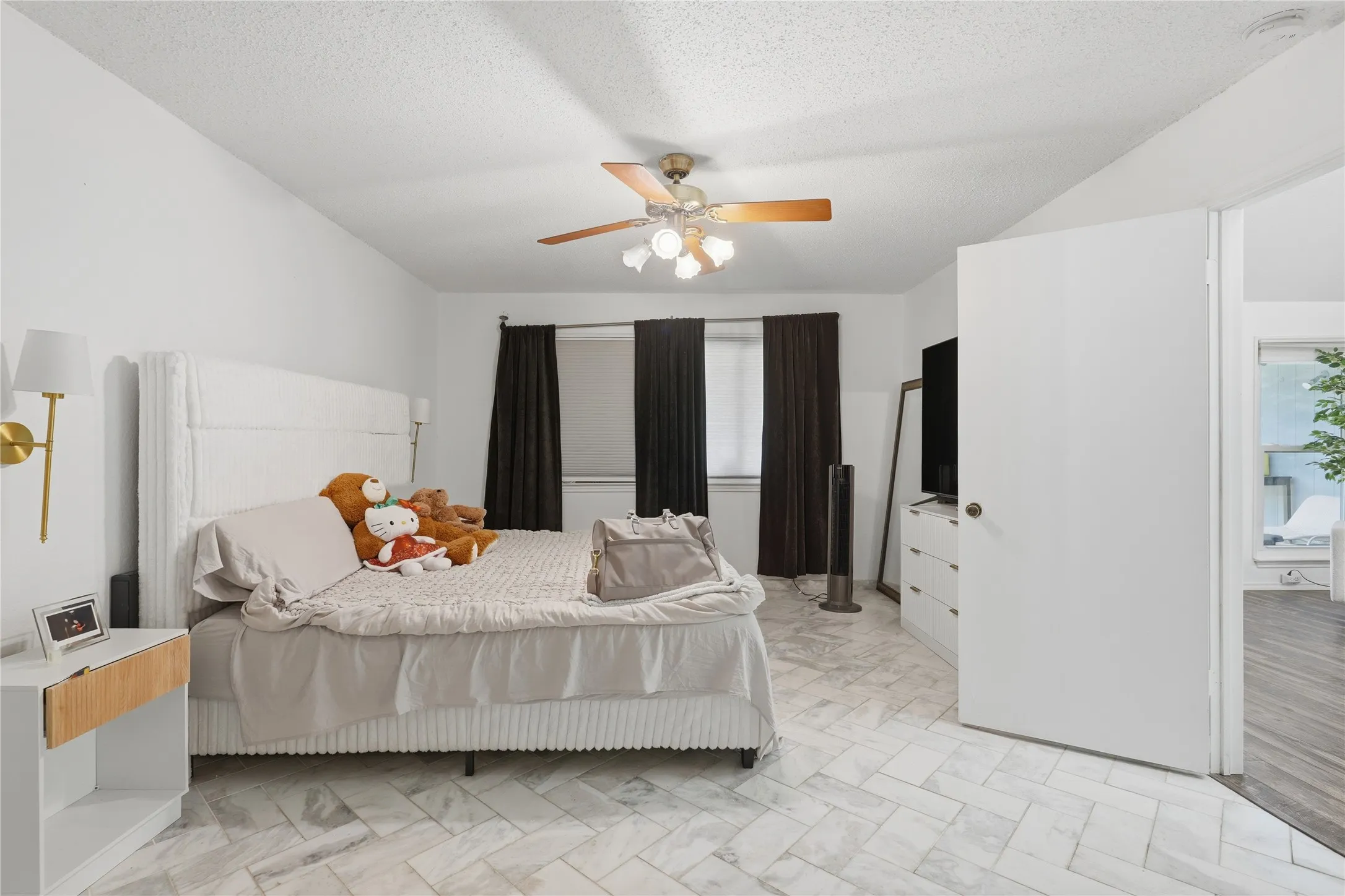 Single Family Residence For Sale in Collin County , 933 Purcell Drive, Plano, Texas 75025, 3 Bedroom, 2 Bathroom, 2 Garage spaces, 2,024 Sqft, built in 1984, mls#21269406, Real Estate Agent in Plano, Homes For Sale in Collin county, Homes For Sale in Plano, Realtor in Plano Texas, Real Estate Brokerage Independent Realty Texas, Luminita Cordes Realtor