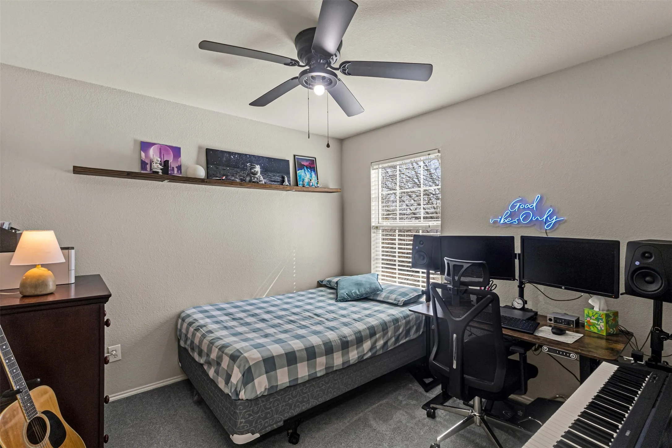 Single Family Residence For Rent in Tarrant County , 11833 Porcupine Drive, Fort Worth, Texas 76244, 3 Bedrooms, 3 Bathrooms, 2 Garage spaces, 1,852 Sqft, built in 2003, Price $2,600, mls#21269421, Real Estate Agent in Fort Worth, Homes For Rent in Tarrant county, Homes For Rent in Fort Worth, Realtor in Fort Worth Texas, Real Estate Brokerage Independent Realty Texas, Luminita Cordes Realtor