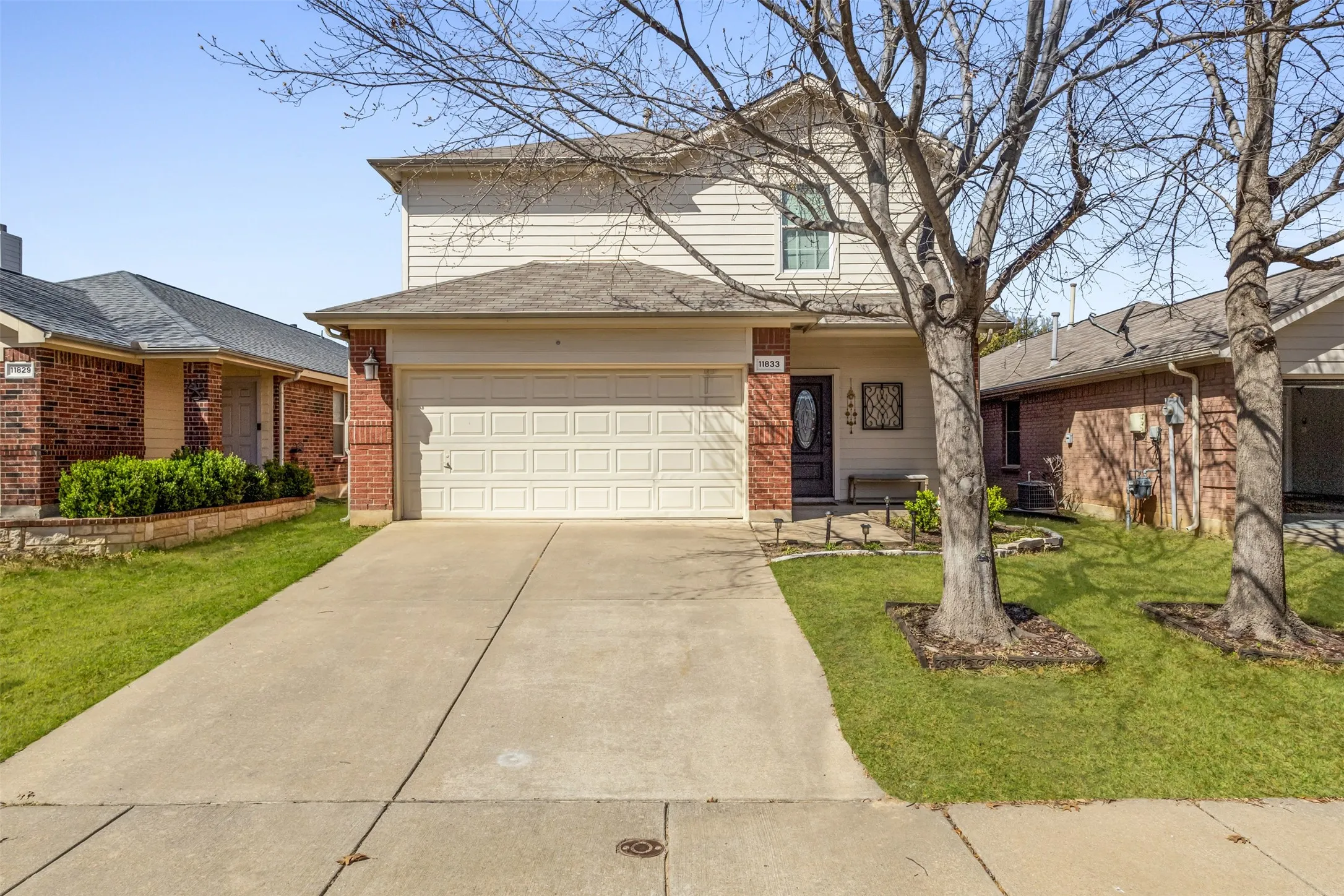 Single Family Residence For Rent in Tarrant County , 11833 Porcupine Drive, Fort Worth, Texas 76244, 3 Bedrooms, 3 Bathrooms, 2 Garage spaces, 1,852 Sqft, built in 2003, Price $2,600, mls#21269421, Real Estate Agent in Fort Worth, Homes For Rent in Tarrant county, Homes For Rent in Fort Worth, Realtor in Fort Worth Texas, Real Estate Brokerage Independent Realty Texas, Luminita Cordes Realtor