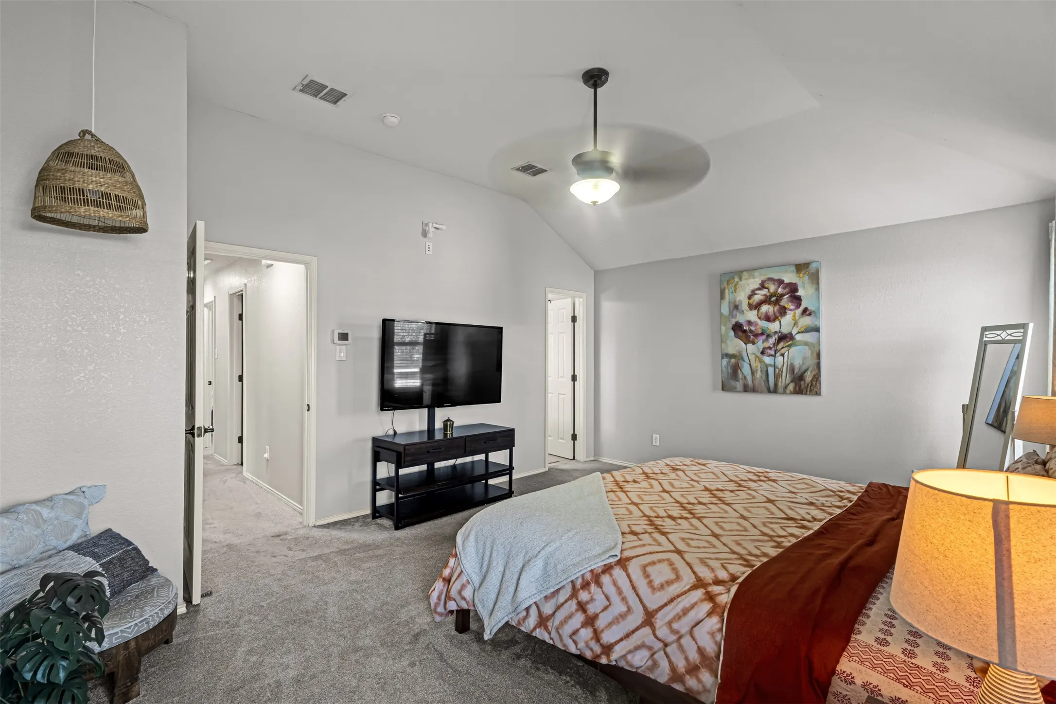 Single Family Residence For Rent in Tarrant County , 11833 Porcupine Drive, Fort Worth, Texas 76244, 3 Bedrooms, 3 Bathrooms, 2 Garage spaces, 1,852 Sqft, built in 2003, Price $2,600, mls#21269421, Real Estate Agent in Fort Worth, Homes For Rent in Tarrant county, Homes For Rent in Fort Worth, Realtor in Fort Worth Texas, Real Estate Brokerage Independent Realty Texas, Luminita Cordes Realtor