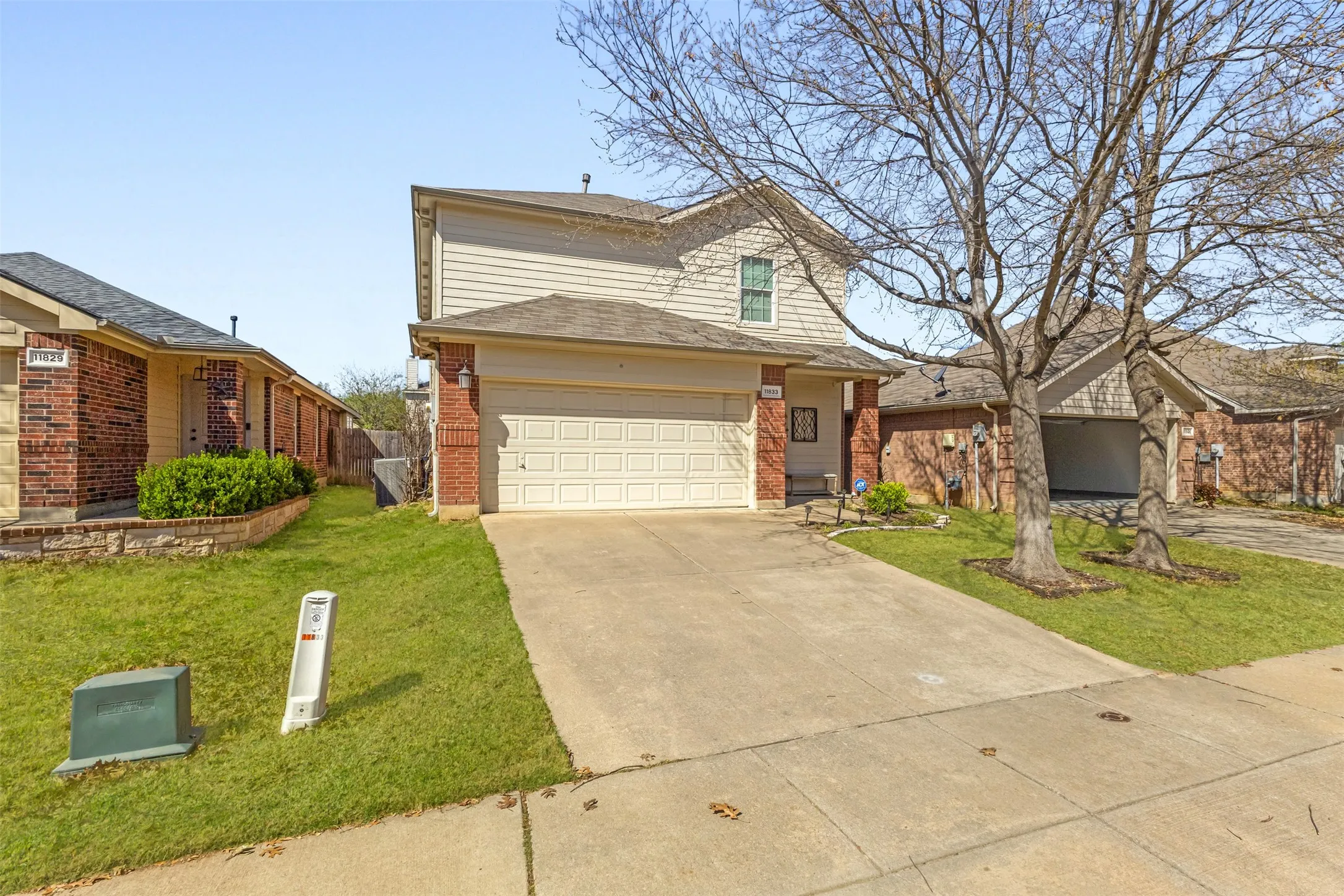 Single Family Residence For Rent in Tarrant County , 11833 Porcupine Drive, Fort Worth, Texas 76244, 3 Bedrooms, 3 Bathrooms, 2 Garage spaces, 1,852 Sqft, built in 2003, Price $2,600, mls#21269421, Real Estate Agent in Fort Worth, Homes For Rent in Tarrant county, Homes For Rent in Fort Worth, Realtor in Fort Worth Texas, Real Estate Brokerage Independent Realty Texas, Luminita Cordes Realtor