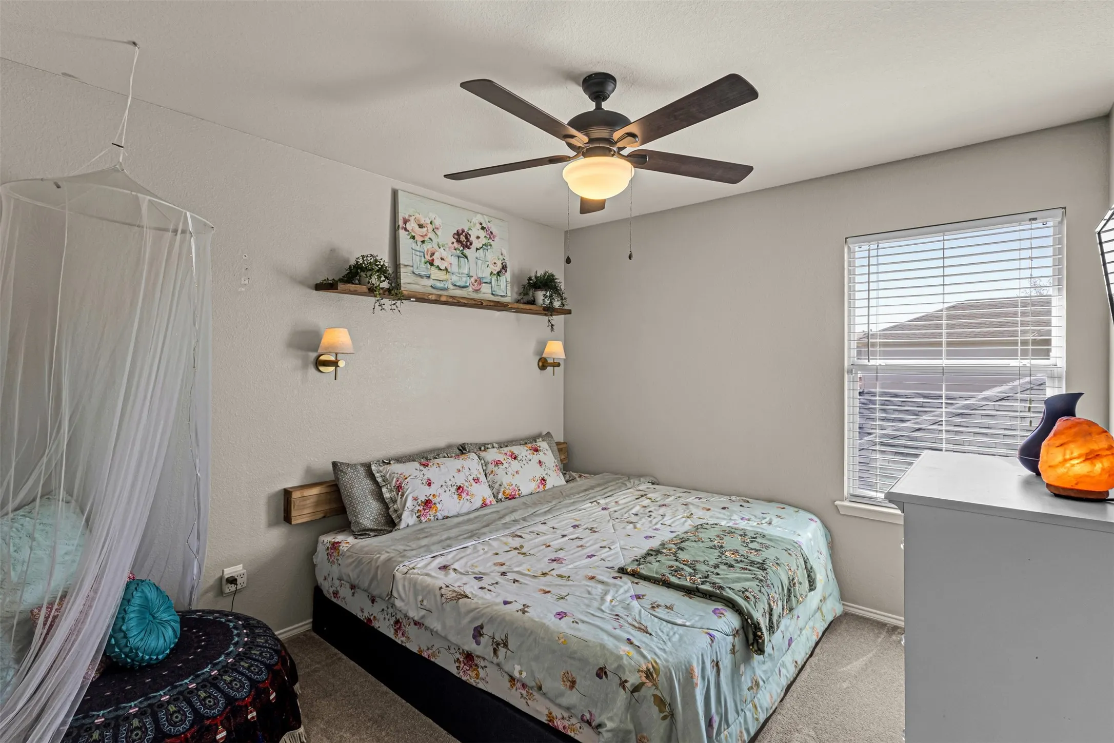 Single Family Residence For Rent in Tarrant County , 11833 Porcupine Drive, Fort Worth, Texas 76244, 3 Bedrooms, 3 Bathrooms, 2 Garage spaces, 1,852 Sqft, built in 2003, Price $2,600, mls#21269421, Real Estate Agent in Fort Worth, Homes For Rent in Tarrant county, Homes For Rent in Fort Worth, Realtor in Fort Worth Texas, Real Estate Brokerage Independent Realty Texas, Luminita Cordes Realtor