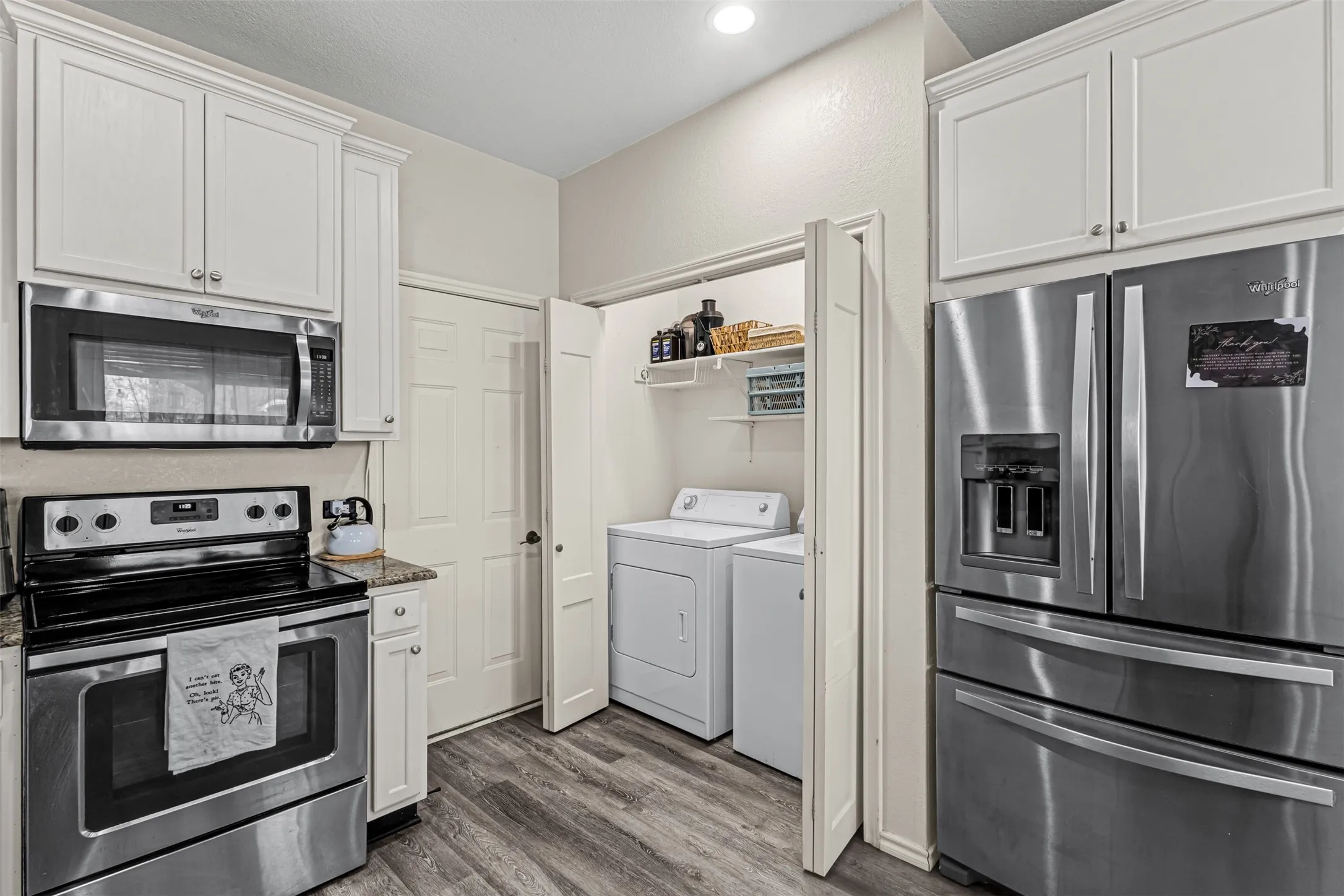 Single Family Residence For Rent in Tarrant County , 11833 Porcupine Drive, Fort Worth, Texas 76244, 3 Bedrooms, 3 Bathrooms, 2 Garage spaces, 1,852 Sqft, built in 2003, Price $2,600, mls#21269421, Real Estate Agent in Fort Worth, Homes For Rent in Tarrant county, Homes For Rent in Fort Worth, Realtor in Fort Worth Texas, Real Estate Brokerage Independent Realty Texas, Luminita Cordes Realtor