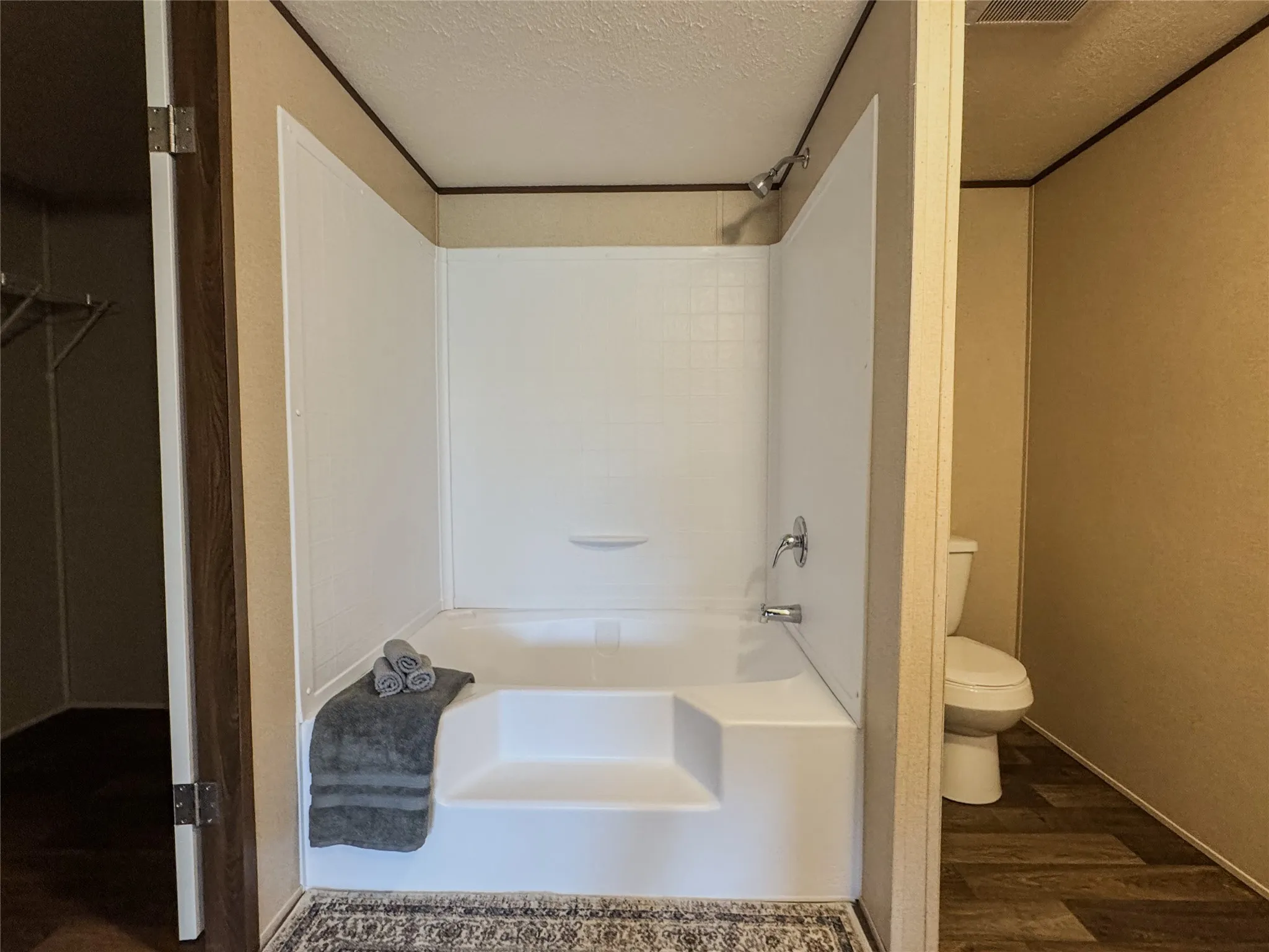 Manufactured Home For Rent in Hunt County , 256 County Road 3101, Greenville, Texas 75402, 3 Bedrooms, 2 Bathrooms, Garage spaces, 1,564 Sqft, built in 2023, Price $1,850, mls#21269398, Real Estate Agent in Greenville, Homes For Rent in Hunt county, Homes For Rent in Greenville, Realtor in Greenville Texas, Real Estate Brokerage Independent Realty Texas, Luminita Cordes Realtor