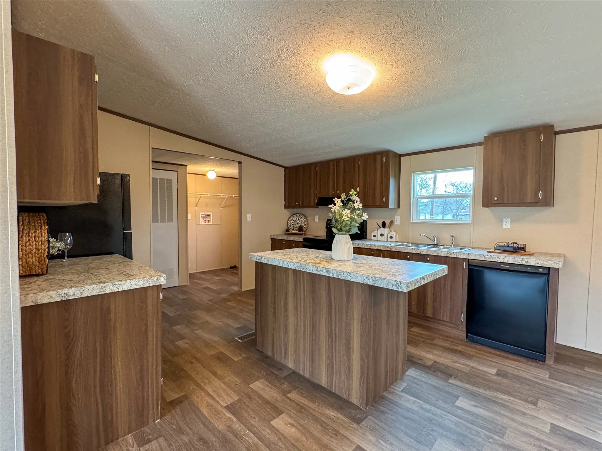 Manufactured Home For Rent in Hunt County , 256 County Road 3101, Greenville, Texas 75402, 3 Bedrooms, 2 Bathrooms, Garage spaces, 1,564 Sqft, built in 2023, Price $1,850, mls#21269398, Real Estate Agent in Greenville, Homes For Rent in Hunt county, Homes For Rent in Greenville, Realtor in Greenville Texas, Real Estate Brokerage Independent Realty Texas, Luminita Cordes Realtor