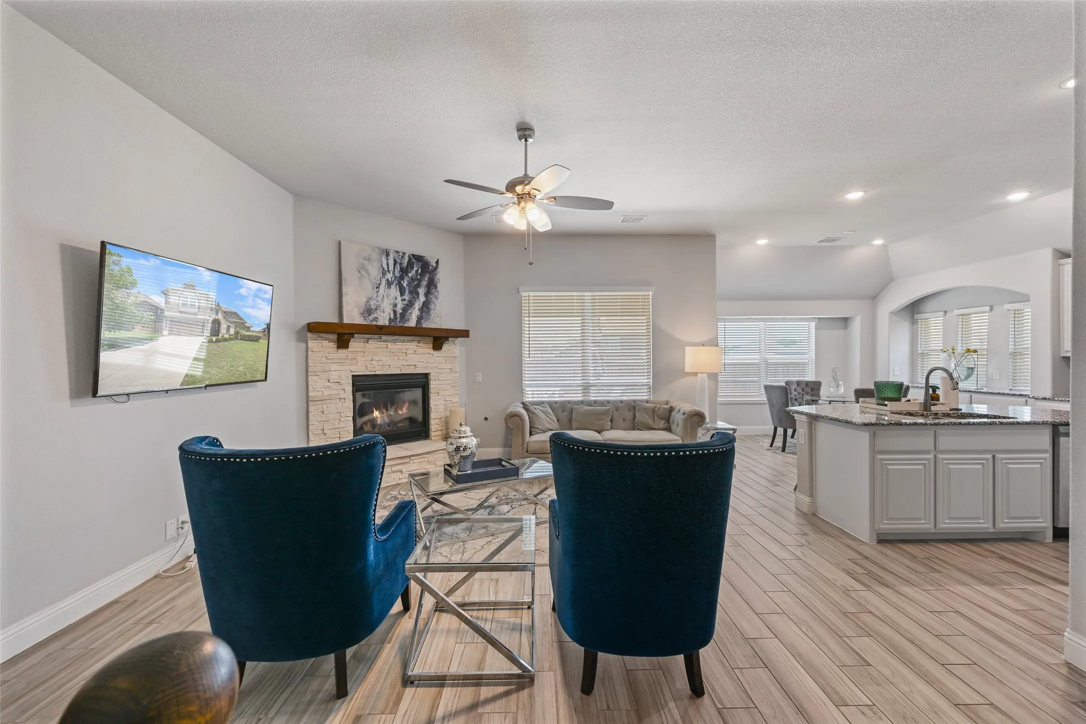 Single Family Residence For Sale in Dallas County , 933 Vista Lane, De Soto, Texas 75115, 5 Bedroom, 3 Bathroom, 2 Garage spaces, 3,229 Sqft, built in 2020, mls#21269445, Real Estate Agent in De Soto, Homes For Sale in Dallas county, Homes For Sale in De Soto, Realtor in De Soto Texas, Real Estate Brokerage Independent Realty Texas, Luminita Cordes Realtor