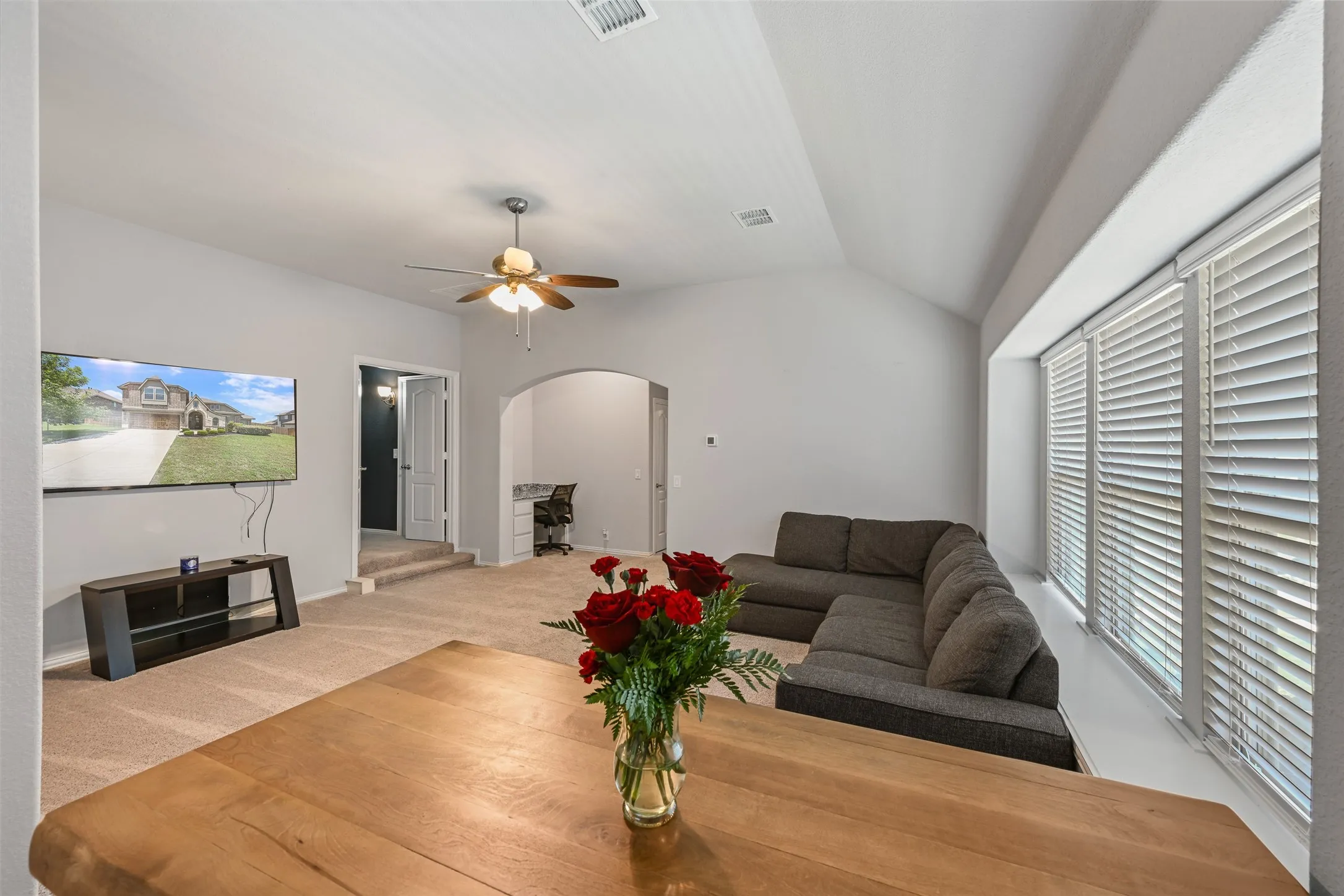 Single Family Residence For Sale in Dallas County , 933 Vista Lane, De Soto, Texas 75115, 5 Bedroom, 3 Bathroom, 2 Garage spaces, 3,229 Sqft, built in 2020, mls#21269445, Real Estate Agent in De Soto, Homes For Sale in Dallas county, Homes For Sale in De Soto, Realtor in De Soto Texas, Real Estate Brokerage Independent Realty Texas, Luminita Cordes Realtor