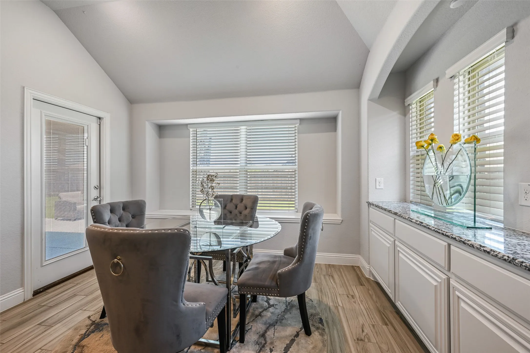 Single Family Residence For Sale in Dallas County , 933 Vista Lane, De Soto, Texas 75115, 5 Bedroom, 3 Bathroom, 2 Garage spaces, 3,229 Sqft, built in 2020, mls#21269445, Real Estate Agent in De Soto, Homes For Sale in Dallas county, Homes For Sale in De Soto, Realtor in De Soto Texas, Real Estate Brokerage Independent Realty Texas, Luminita Cordes Realtor
