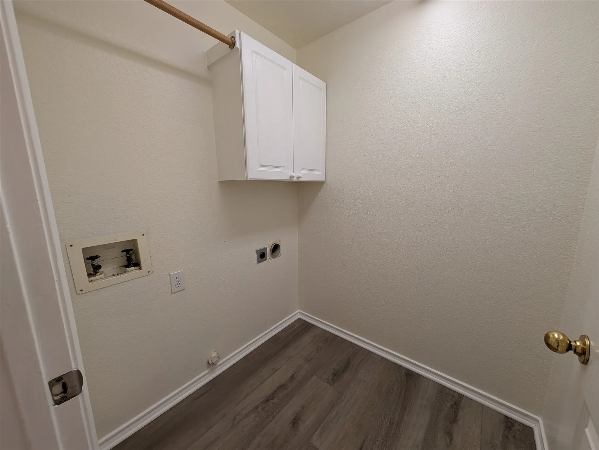 Single Family Residence For Sale in Collin County , 4321 Brinker Court, Plano, Texas 75024, 3 Bedroom, 2 Bathroom, 2 Garage spaces, 2,103 Sqft, built in 1996, mls#21268376, Real Estate Agent in Plano, Homes For Sale in Collin county, Homes For Sale in Plano, Realtor in Plano Texas, Real Estate Brokerage Independent Realty Texas, Luminita Cordes Realtor