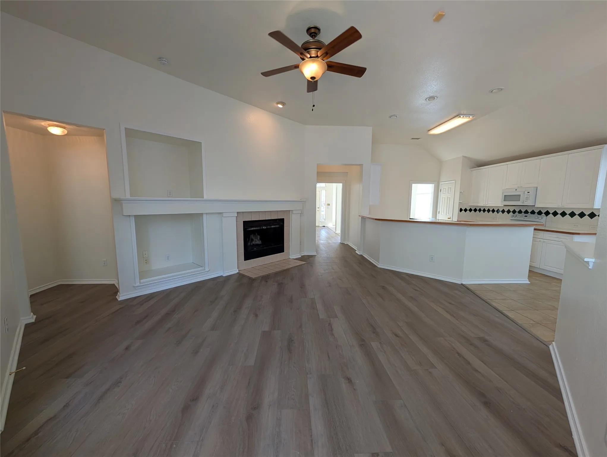 Single Family Residence For Sale in Collin County , 4321 Brinker Court, Plano, Texas 75024, 3 Bedroom, 2 Bathroom, 2 Garage spaces, 2,103 Sqft, built in 1996, mls#21268376, Real Estate Agent in Plano, Homes For Sale in Collin county, Homes For Sale in Plano, Realtor in Plano Texas, Real Estate Brokerage Independent Realty Texas, Luminita Cordes Realtor