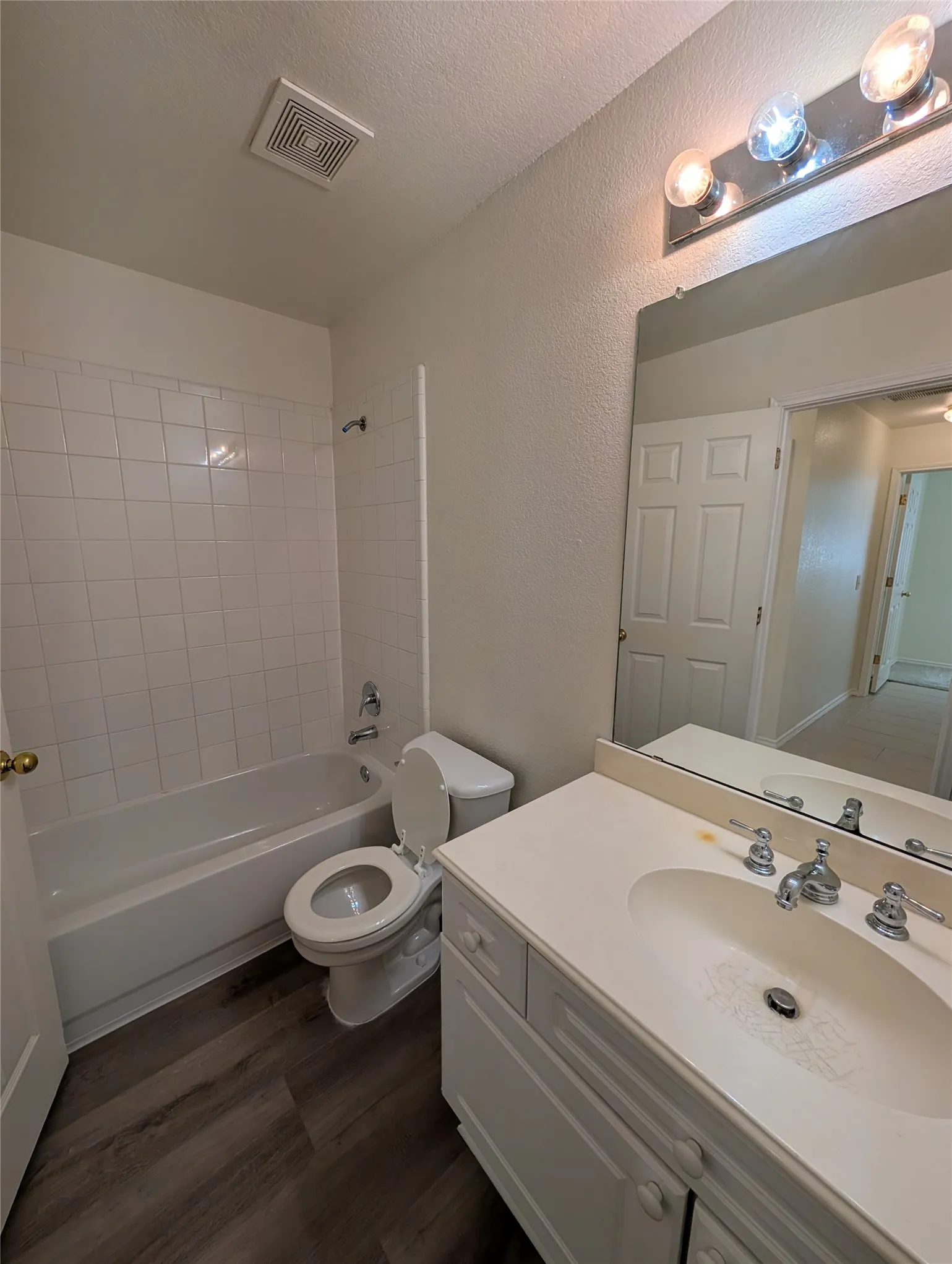 Single Family Residence For Sale in Collin County , 4321 Brinker Court, Plano, Texas 75024, 3 Bedroom, 2 Bathroom, 2 Garage spaces, 2,103 Sqft, built in 1996, mls#21268376, Real Estate Agent in Plano, Homes For Sale in Collin county, Homes For Sale in Plano, Realtor in Plano Texas, Real Estate Brokerage Independent Realty Texas, Luminita Cordes Realtor