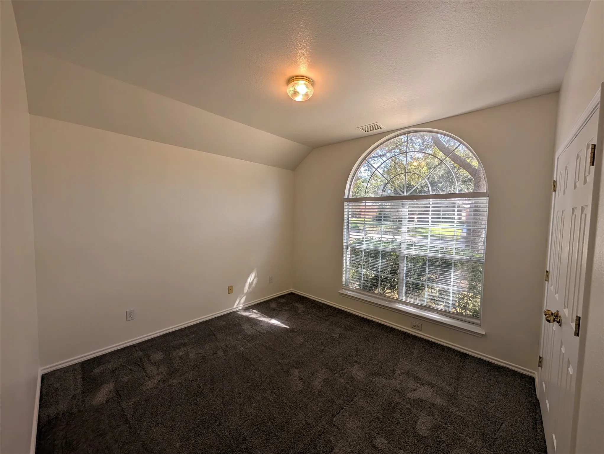Single Family Residence For Sale in Collin County , 4321 Brinker Court, Plano, Texas 75024, 3 Bedroom, 2 Bathroom, 2 Garage spaces, 2,103 Sqft, built in 1996, mls#21268376, Real Estate Agent in Plano, Homes For Sale in Collin county, Homes For Sale in Plano, Realtor in Plano Texas, Real Estate Brokerage Independent Realty Texas, Luminita Cordes Realtor