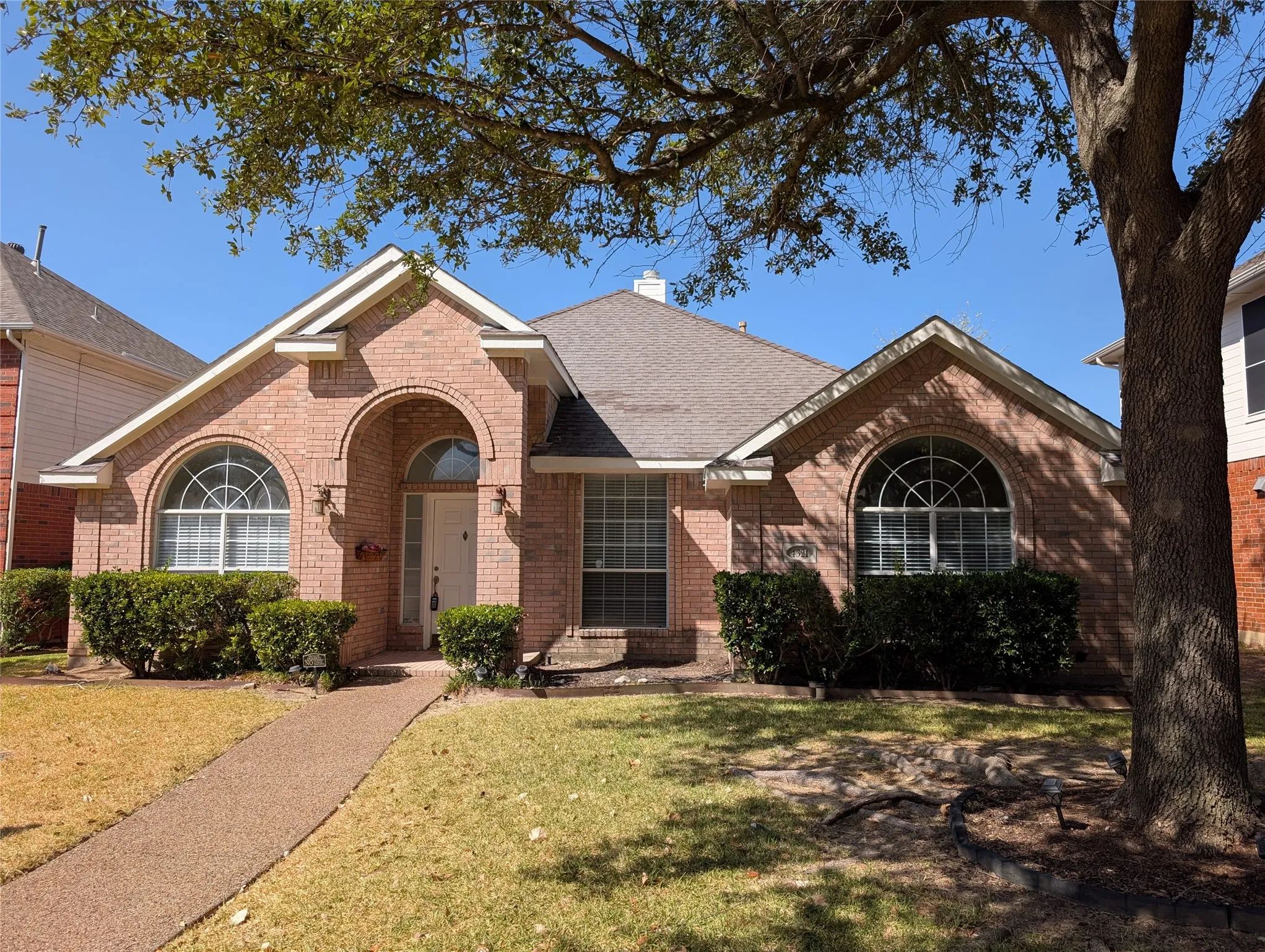 Single Family Residence For Sale in Collin County , 4321 Brinker Court, Plano, Texas 75024, 3 Bedroom, 2 Bathroom, 2 Garage spaces, 2,103 Sqft, built in 1996, mls#21268376, Real Estate Agent in Plano, Homes For Sale in Collin county, Homes For Sale in Plano, Realtor in Plano Texas, Real Estate Brokerage Independent Realty Texas, Luminita Cordes Realtor
