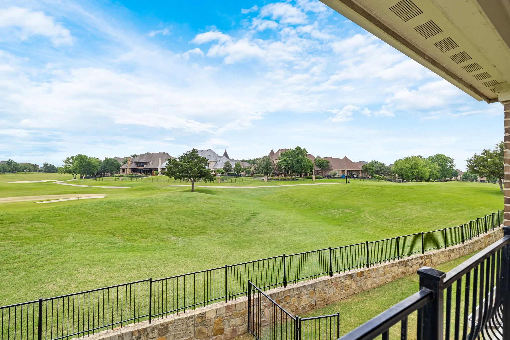 Single Family Residence For Sale in Denton County , 351 Becket Place, Trophy Club, Texas 76262, 5 Bedrooms, 7 Bathrooms, 4 Garage spaces, 5,117 Sqft, built in 2015, Price $1,695,000, mls#21269022, Real Estate Agent in Trophy Club, Homes For Sale in Denton county, Homes For Sale in Trophy Club, Realtor in Trophy Club Texas, Real Estate Brokerage Independent Realty Texas, Luminita Cordes Realtor
