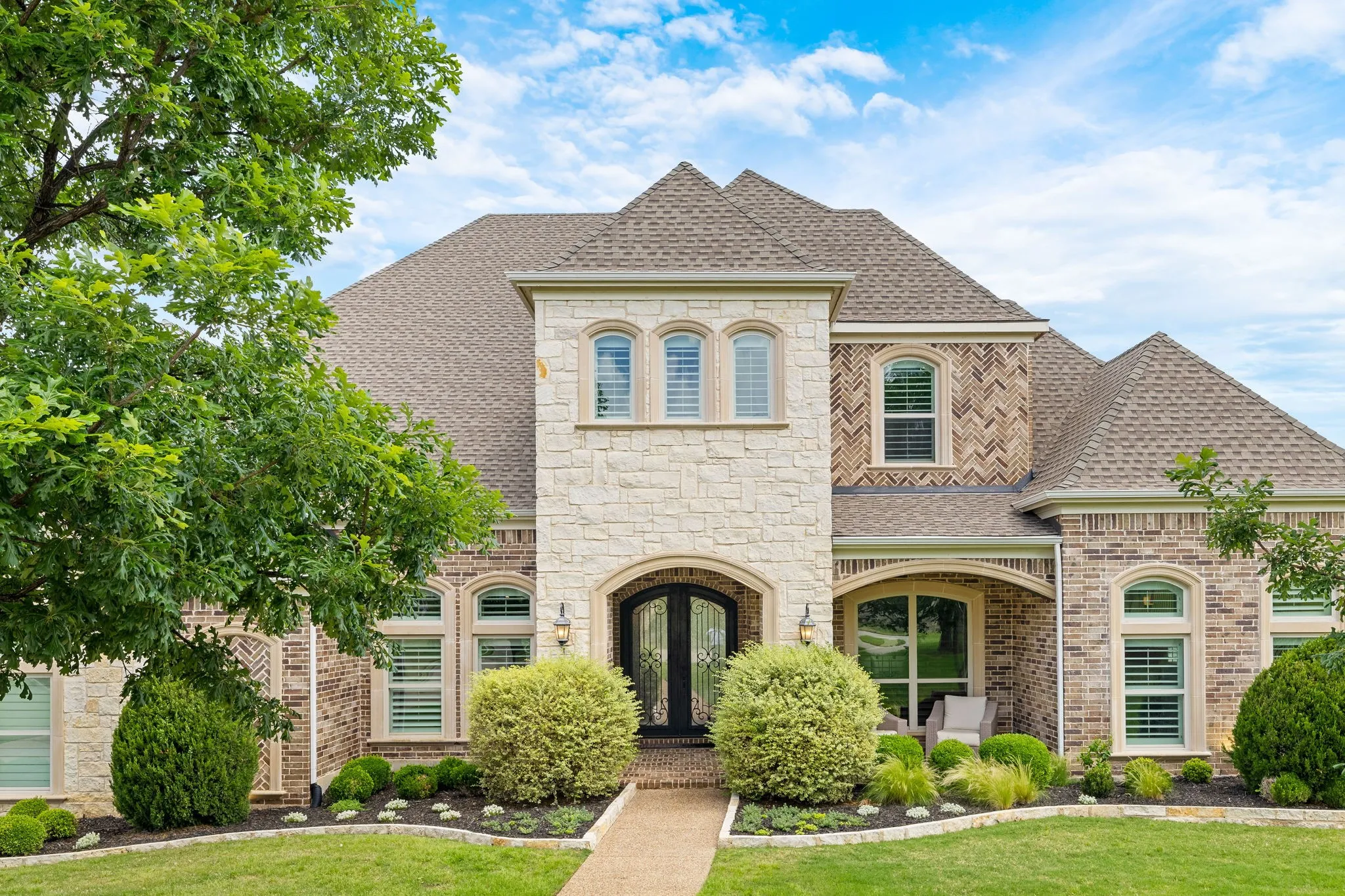 Single Family Residence For Sale in Denton County , 351 Becket Place, Trophy Club, Texas 76262, 5 Bedrooms, 7 Bathrooms, 4 Garage spaces, 5,117 Sqft, built in 2015, Price $1,695,000, mls#21269022, Real Estate Agent in Trophy Club, Homes For Sale in Denton county, Homes For Sale in Trophy Club, Realtor in Trophy Club Texas, Real Estate Brokerage Independent Realty Texas, Luminita Cordes Realtor