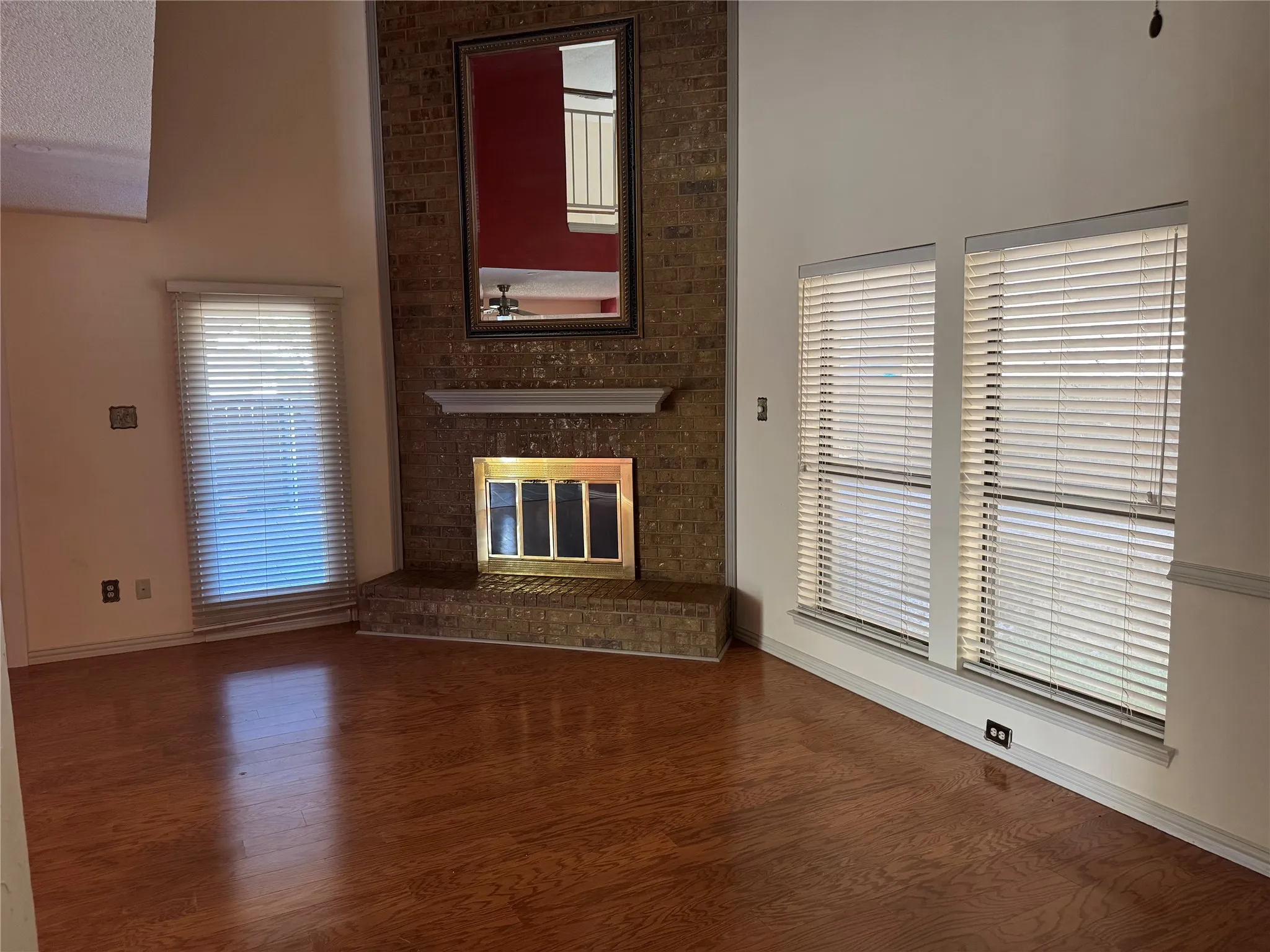 Single Family Residence For Rent in Tarrant County , 55 Morrow Drive, Bedford, Texas 76021, 2 Bedroom, 2 Bathroom, 2 Garage spaces, 1,609 Sqft, built in 1983, mls#21269075, Real Estate Agent in Bedford, Homes For Rent in Tarrant county, Homes For Rent in Bedford, Realtor in Bedford Texas, Real Estate Brokerage Independent Realty Texas, Luminita Cordes Realtor