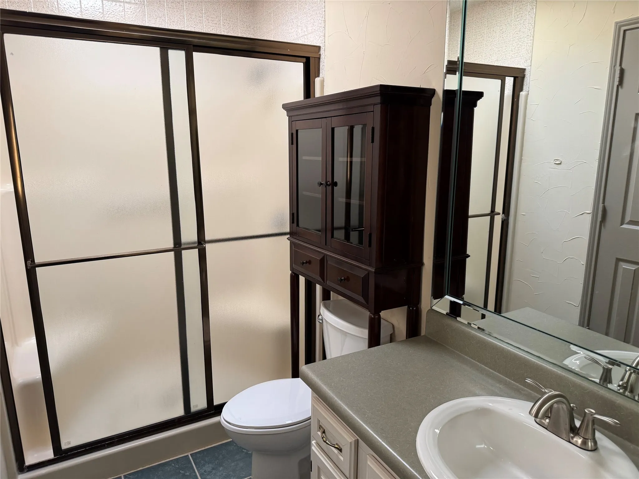 Single Family Residence For Rent in Tarrant County , 55 Morrow Drive, Bedford, Texas 76021, 2 Bedroom, 2 Bathroom, 2 Garage spaces, 1,609 Sqft, built in 1983, mls#21269075, Real Estate Agent in Bedford, Homes For Rent in Tarrant county, Homes For Rent in Bedford, Realtor in Bedford Texas, Real Estate Brokerage Independent Realty Texas, Luminita Cordes Realtor