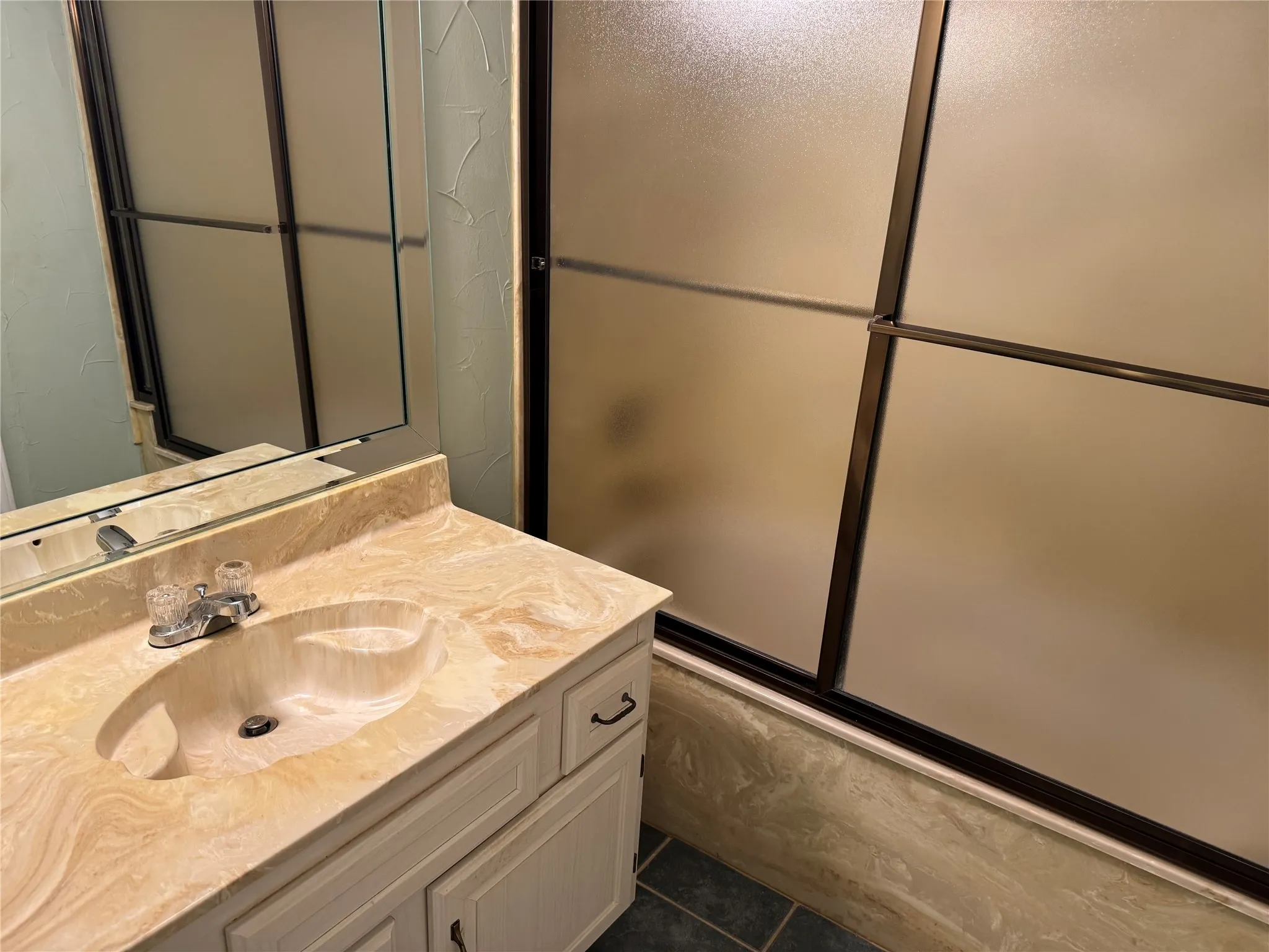 Single Family Residence For Rent in Tarrant County , 55 Morrow Drive, Bedford, Texas 76021, 2 Bedroom, 2 Bathroom, 2 Garage spaces, 1,609 Sqft, built in 1983, mls#21269075, Real Estate Agent in Bedford, Homes For Rent in Tarrant county, Homes For Rent in Bedford, Realtor in Bedford Texas, Real Estate Brokerage Independent Realty Texas, Luminita Cordes Realtor
