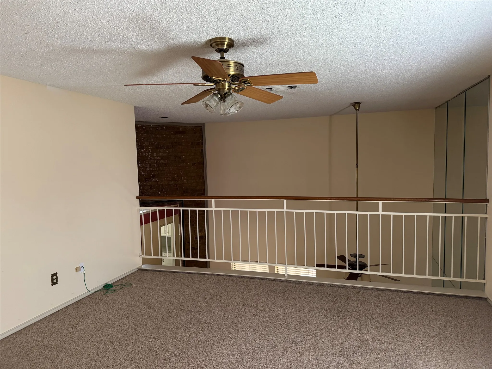 Single Family Residence For Rent in Tarrant County , 55 Morrow Drive, Bedford, Texas 76021, 2 Bedroom, 2 Bathroom, 2 Garage spaces, 1,609 Sqft, built in 1983, mls#21269075, Real Estate Agent in Bedford, Homes For Rent in Tarrant county, Homes For Rent in Bedford, Realtor in Bedford Texas, Real Estate Brokerage Independent Realty Texas, Luminita Cordes Realtor