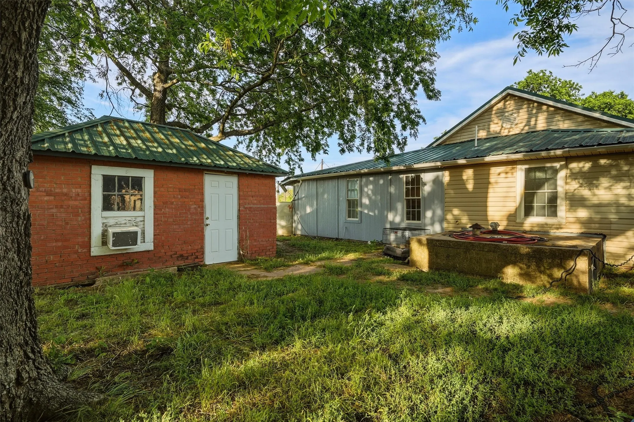 Farm For Sale in Grayson County , 356 Heironimus Lane, Denison, Texas 75020, 3 Bedroom, 3 Bathroom, 4 Garage spaces, 1,568 Sqft, built in 1935, mls#21267961, Real Estate Agent in Denison, Homes For Sale in Grayson county, Homes For Sale in Denison, Realtor in Denison Texas, Real Estate Brokerage Independent Realty Texas, Luminita Cordes Realtor
