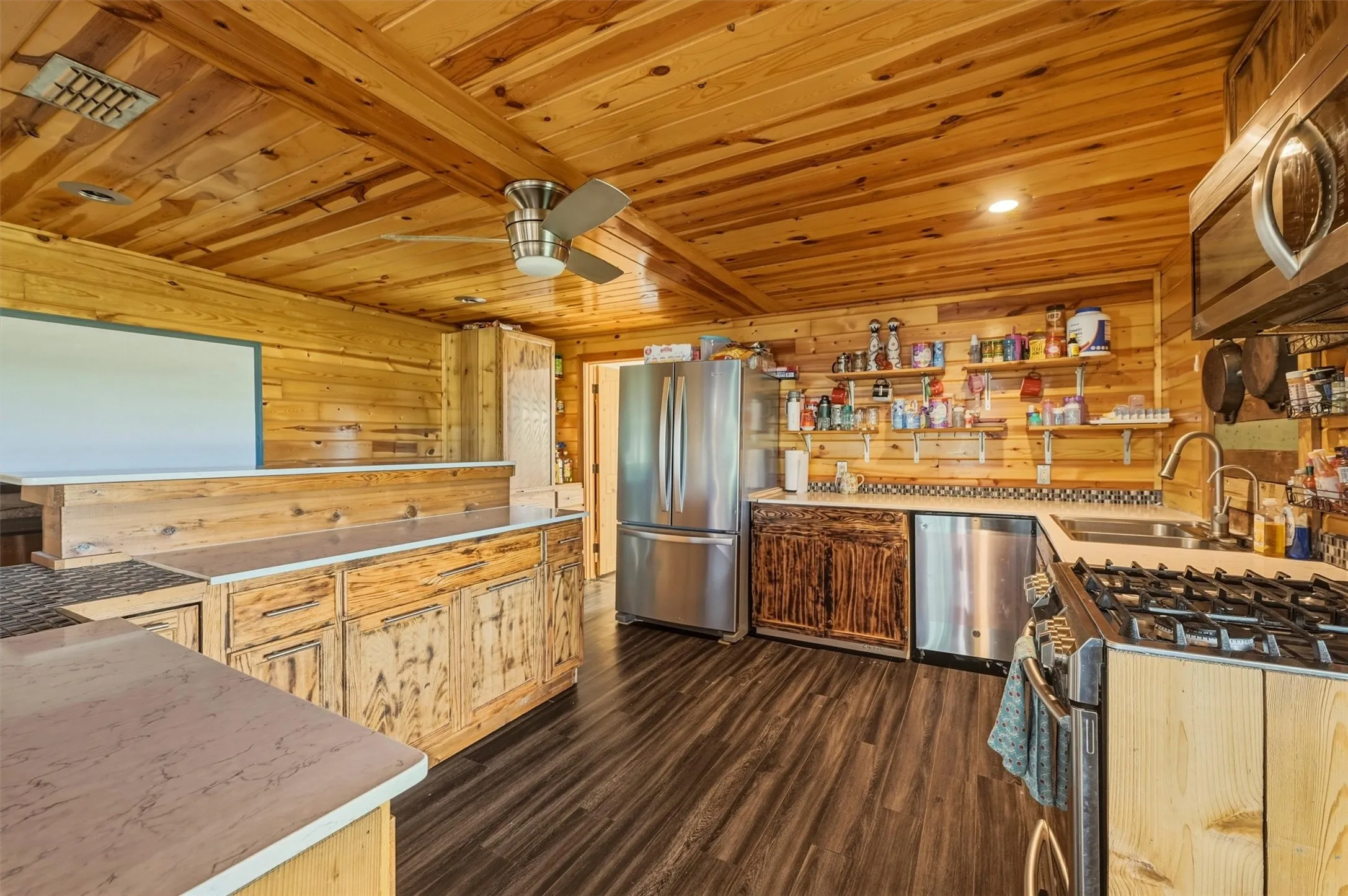 Farm For Sale in Grayson County , 356 Heironimus Lane, Denison, Texas 75020, 3 Bedroom, 3 Bathroom, 4 Garage spaces, 1,568 Sqft, built in 1935, mls#21267961, Real Estate Agent in Denison, Homes For Sale in Grayson county, Homes For Sale in Denison, Realtor in Denison Texas, Real Estate Brokerage Independent Realty Texas, Luminita Cordes Realtor