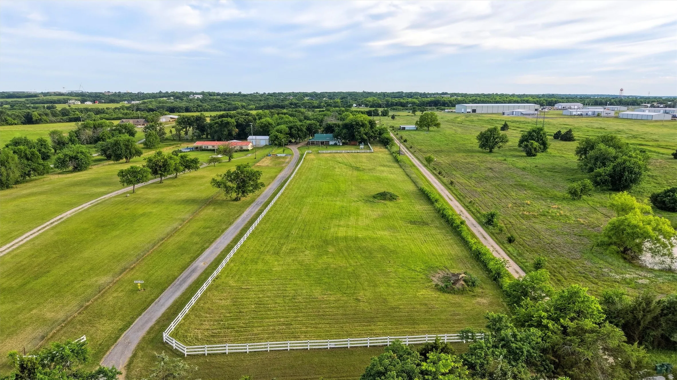 Farm For Sale in Grayson County , 356 Heironimus Lane, Denison, Texas 75020, 3 Bedroom, 3 Bathroom, 4 Garage spaces, 1,568 Sqft, built in 1935, mls#21267961, Real Estate Agent in Denison, Homes For Sale in Grayson county, Homes For Sale in Denison, Realtor in Denison Texas, Real Estate Brokerage Independent Realty Texas, Luminita Cordes Realtor