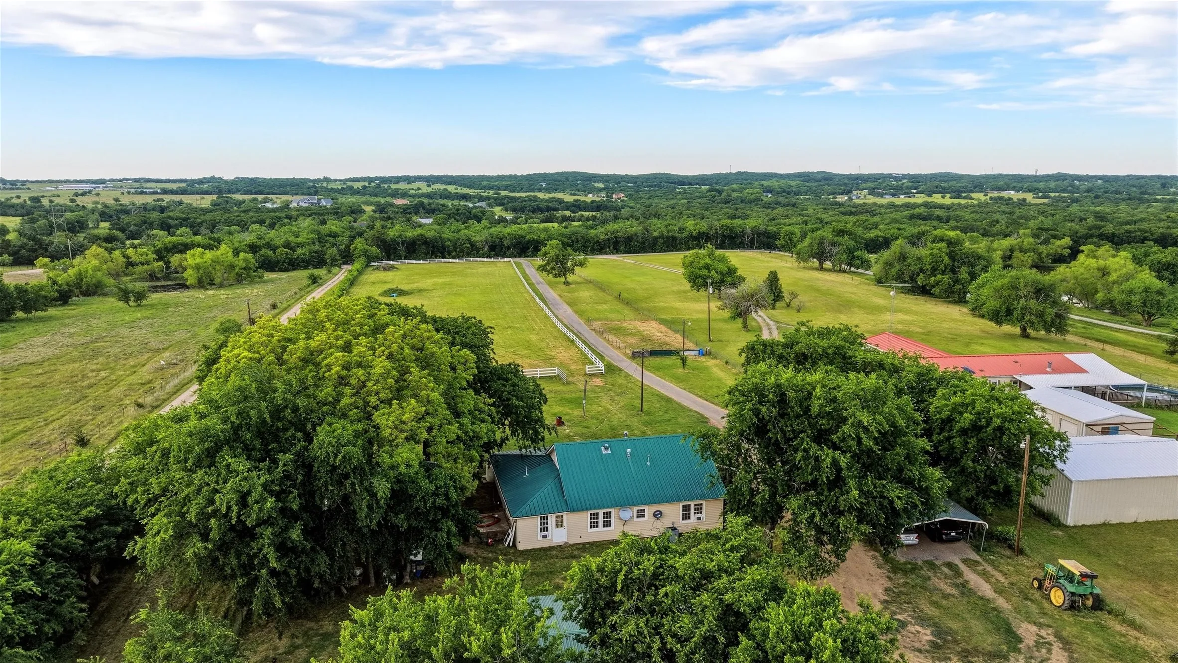 Farm For Sale in Grayson County , 356 Heironimus Lane, Denison, Texas 75020, 3 Bedroom, 3 Bathroom, 4 Garage spaces, 1,568 Sqft, built in 1935, mls#21267961, Real Estate Agent in Denison, Homes For Sale in Grayson county, Homes For Sale in Denison, Realtor in Denison Texas, Real Estate Brokerage Independent Realty Texas, Luminita Cordes Realtor