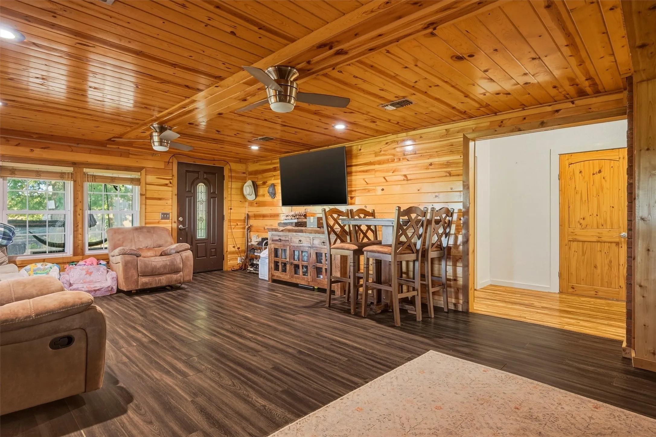 Farm For Sale in Grayson County , 356 Heironimus Lane, Denison, Texas 75020, 3 Bedroom, 3 Bathroom, 4 Garage spaces, 1,568 Sqft, built in 1935, mls#21267961, Real Estate Agent in Denison, Homes For Sale in Grayson county, Homes For Sale in Denison, Realtor in Denison Texas, Real Estate Brokerage Independent Realty Texas, Luminita Cordes Realtor