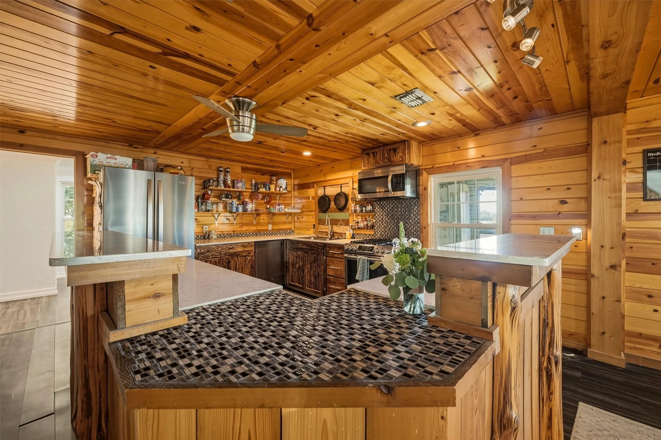 Farm For Sale in Grayson County , 356 Heironimus Lane, Denison, Texas 75020, 3 Bedroom, 3 Bathroom, 4 Garage spaces, 1,568 Sqft, built in 1935, mls#21267961, Real Estate Agent in Denison, Homes For Sale in Grayson county, Homes For Sale in Denison, Realtor in Denison Texas, Real Estate Brokerage Independent Realty Texas, Luminita Cordes Realtor