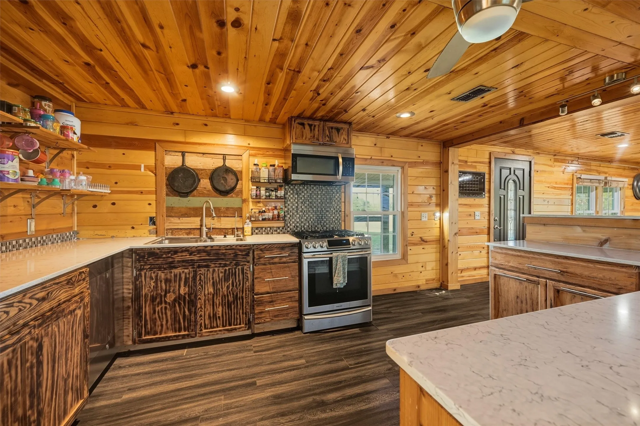 Farm For Sale in Grayson County , 356 Heironimus Lane, Denison, Texas 75020, 3 Bedroom, 3 Bathroom, 4 Garage spaces, 1,568 Sqft, built in 1935, mls#21267961, Real Estate Agent in Denison, Homes For Sale in Grayson county, Homes For Sale in Denison, Realtor in Denison Texas, Real Estate Brokerage Independent Realty Texas, Luminita Cordes Realtor