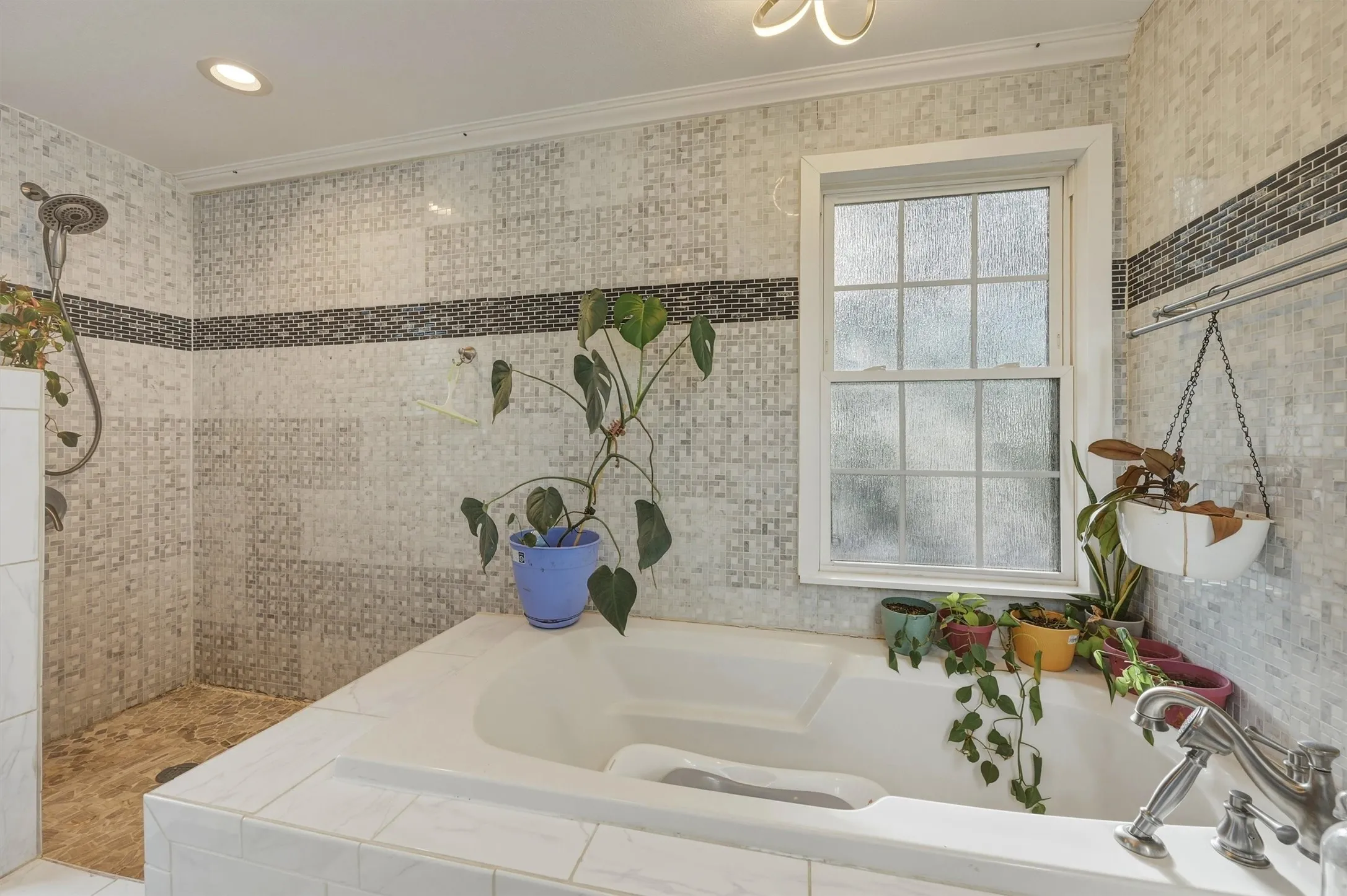 Farm For Sale in Grayson County , 356 Heironimus Lane, Denison, Texas 75020, 3 Bedroom, 3 Bathroom, 4 Garage spaces, 1,568 Sqft, built in 1935, mls#21267961, Real Estate Agent in Denison, Homes For Sale in Grayson county, Homes For Sale in Denison, Realtor in Denison Texas, Real Estate Brokerage Independent Realty Texas, Luminita Cordes Realtor