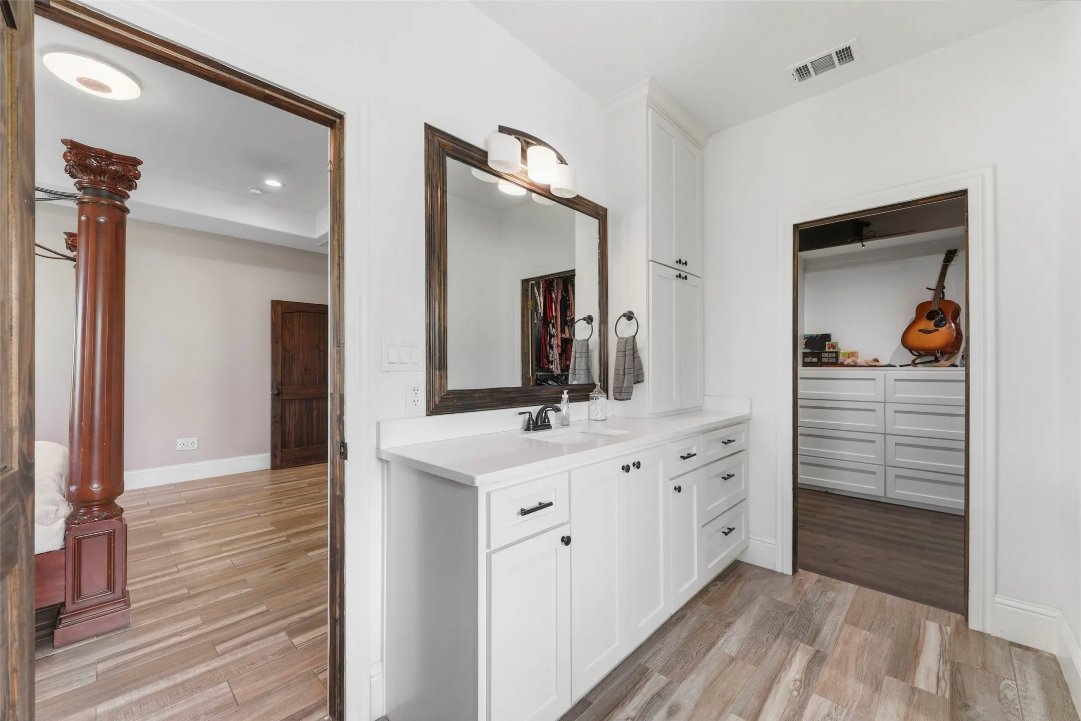 Single Family Residence For Sale in Kaufman County , 17034 Cr-4064, Kemp, Texas 75143, 4 Bedroom, 5 Bathroom, 2 Garage spaces, 3,954 Sqft, built in 2022, mls#21269506, Real Estate Agent in Kemp, Homes For Sale in Kaufman county, Homes For Sale in Kemp, Realtor in Kemp Texas, Real Estate Brokerage Independent Realty Texas, Luminita Cordes Realtor