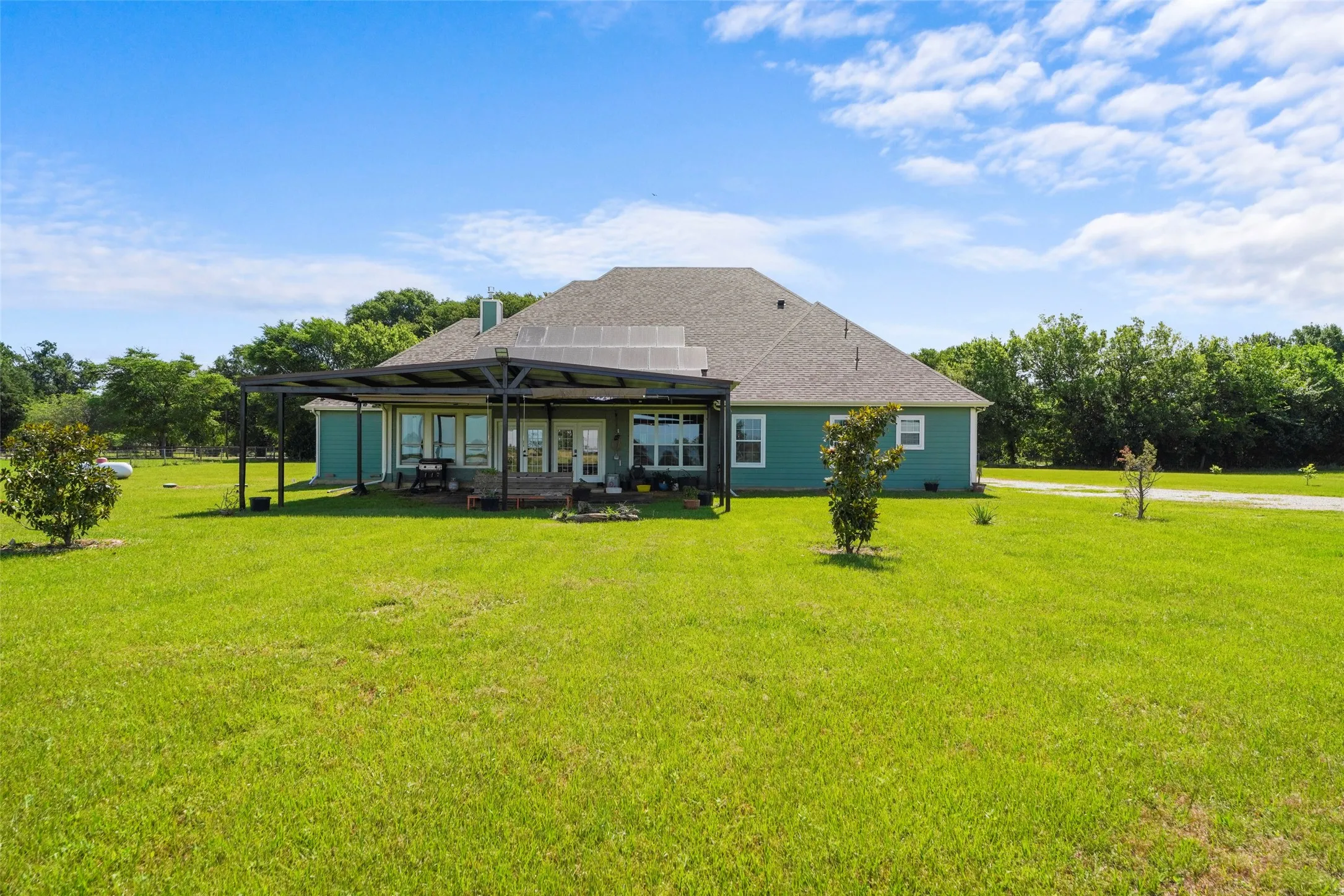 Single Family Residence For Sale in Kaufman County , 17034 Cr-4064, Kemp, Texas 75143, 4 Bedroom, 5 Bathroom, 2 Garage spaces, 3,954 Sqft, built in 2022, mls#21269506, Real Estate Agent in Kemp, Homes For Sale in Kaufman county, Homes For Sale in Kemp, Realtor in Kemp Texas, Real Estate Brokerage Independent Realty Texas, Luminita Cordes Realtor