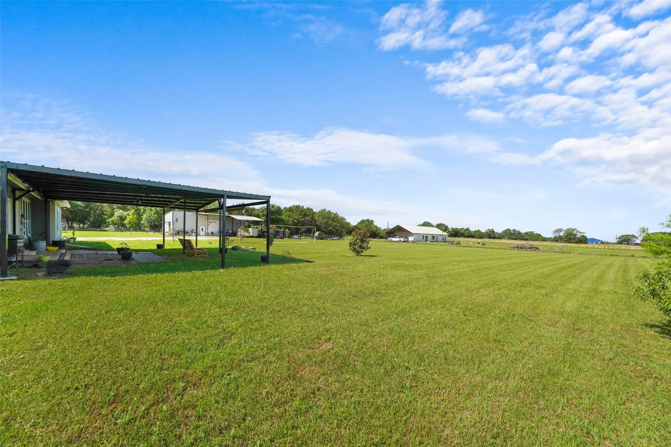 Single Family Residence For Sale in Kaufman County , 17034 Cr-4064, Kemp, Texas 75143, 4 Bedroom, 5 Bathroom, 2 Garage spaces, 3,954 Sqft, built in 2022, mls#21269506, Real Estate Agent in Kemp, Homes For Sale in Kaufman county, Homes For Sale in Kemp, Realtor in Kemp Texas, Real Estate Brokerage Independent Realty Texas, Luminita Cordes Realtor