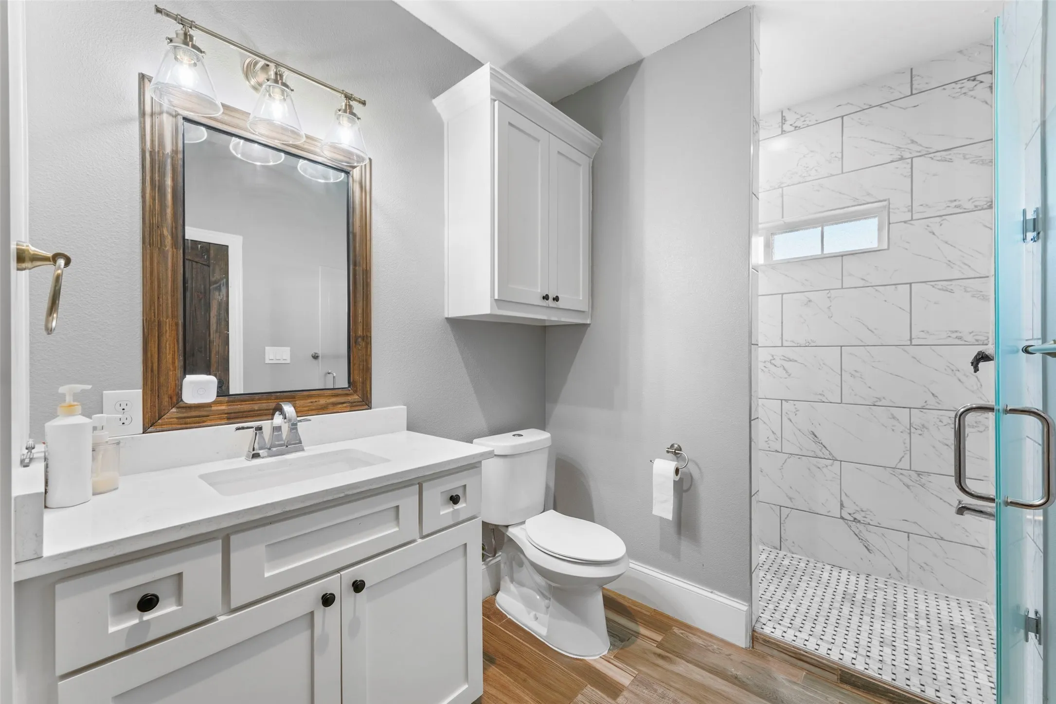 Single Family Residence For Sale in Kaufman County , 17034 Cr-4064, Kemp, Texas 75143, 4 Bedroom, 5 Bathroom, 2 Garage spaces, 3,954 Sqft, built in 2022, mls#21269506, Real Estate Agent in Kemp, Homes For Sale in Kaufman county, Homes For Sale in Kemp, Realtor in Kemp Texas, Real Estate Brokerage Independent Realty Texas, Luminita Cordes Realtor