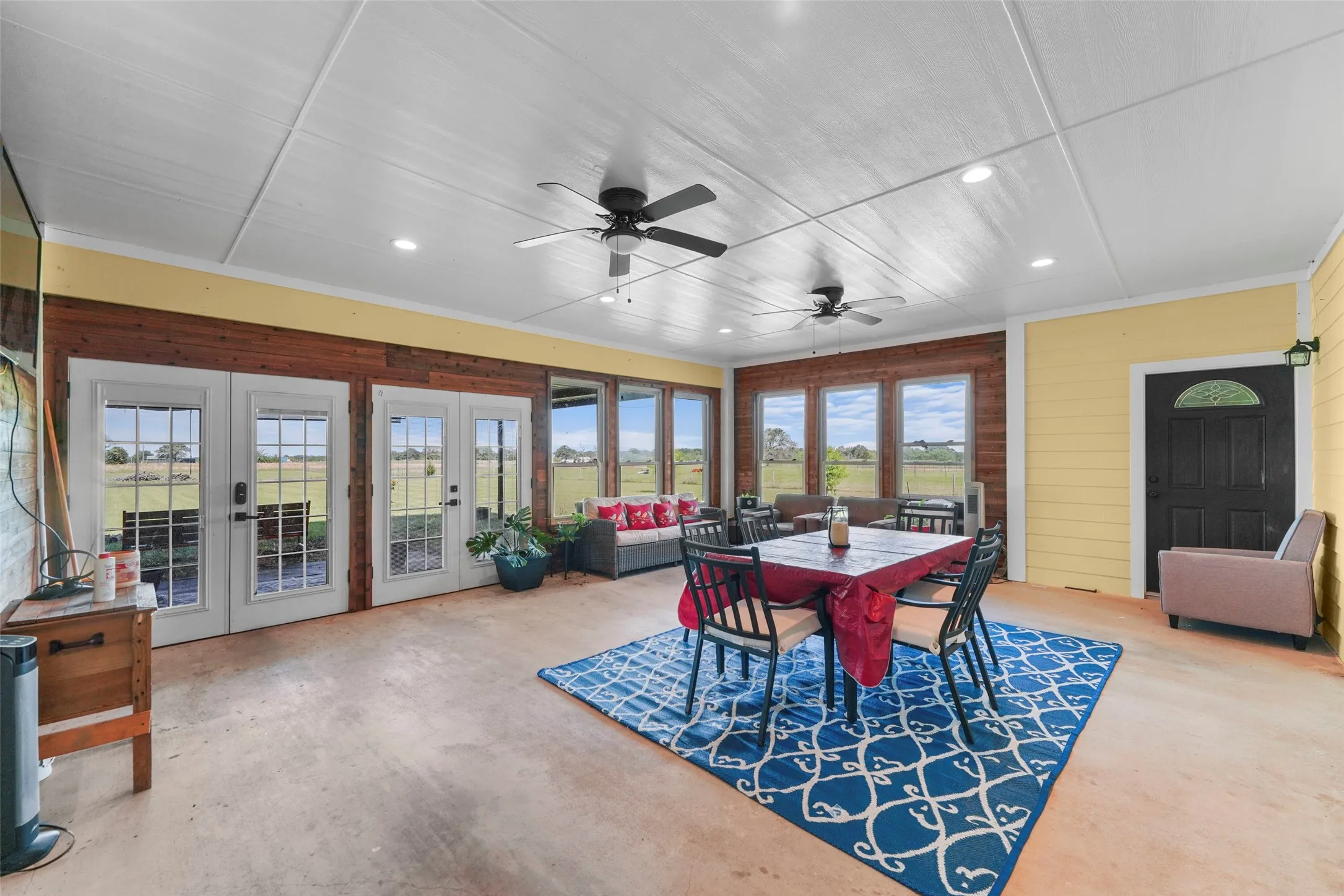 Single Family Residence For Sale in Kaufman County , 17034 Cr-4064, Kemp, Texas 75143, 4 Bedroom, 5 Bathroom, 2 Garage spaces, 3,954 Sqft, built in 2022, mls#21269506, Real Estate Agent in Kemp, Homes For Sale in Kaufman county, Homes For Sale in Kemp, Realtor in Kemp Texas, Real Estate Brokerage Independent Realty Texas, Luminita Cordes Realtor