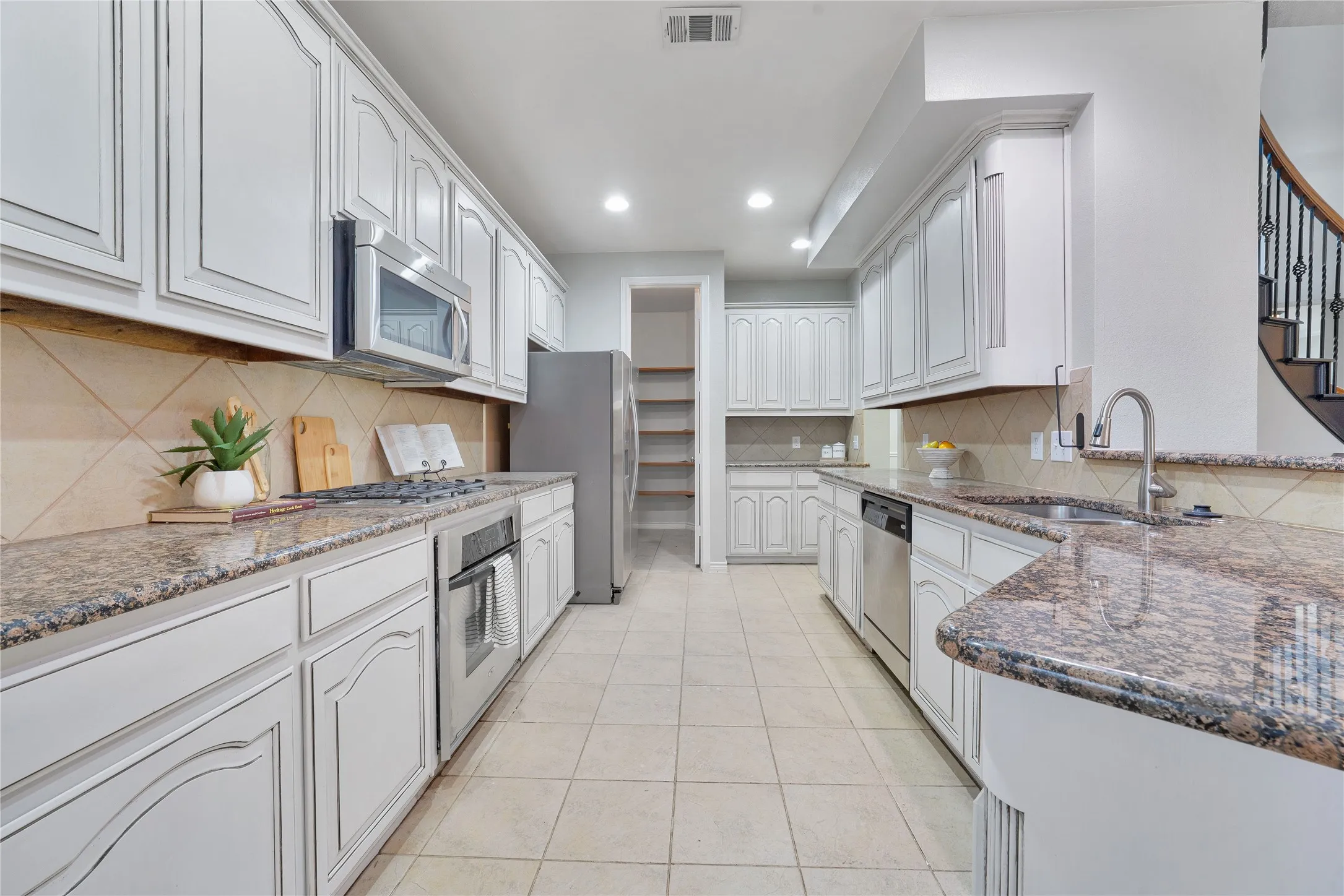Single Family Residence For Sale in Collin County , 280 Dave Trail, Prosper, Texas 75078, 4 Bedroom, 4 Bathroom, 2 Garage spaces, 3,930 Sqft, built in 2006, mls#21267992, Real Estate Agent in Prosper, Homes For Sale in Collin county, Homes For Sale in Prosper, Realtor in Prosper Texas, Real Estate Brokerage Independent Realty Texas, Luminita Cordes Realtor