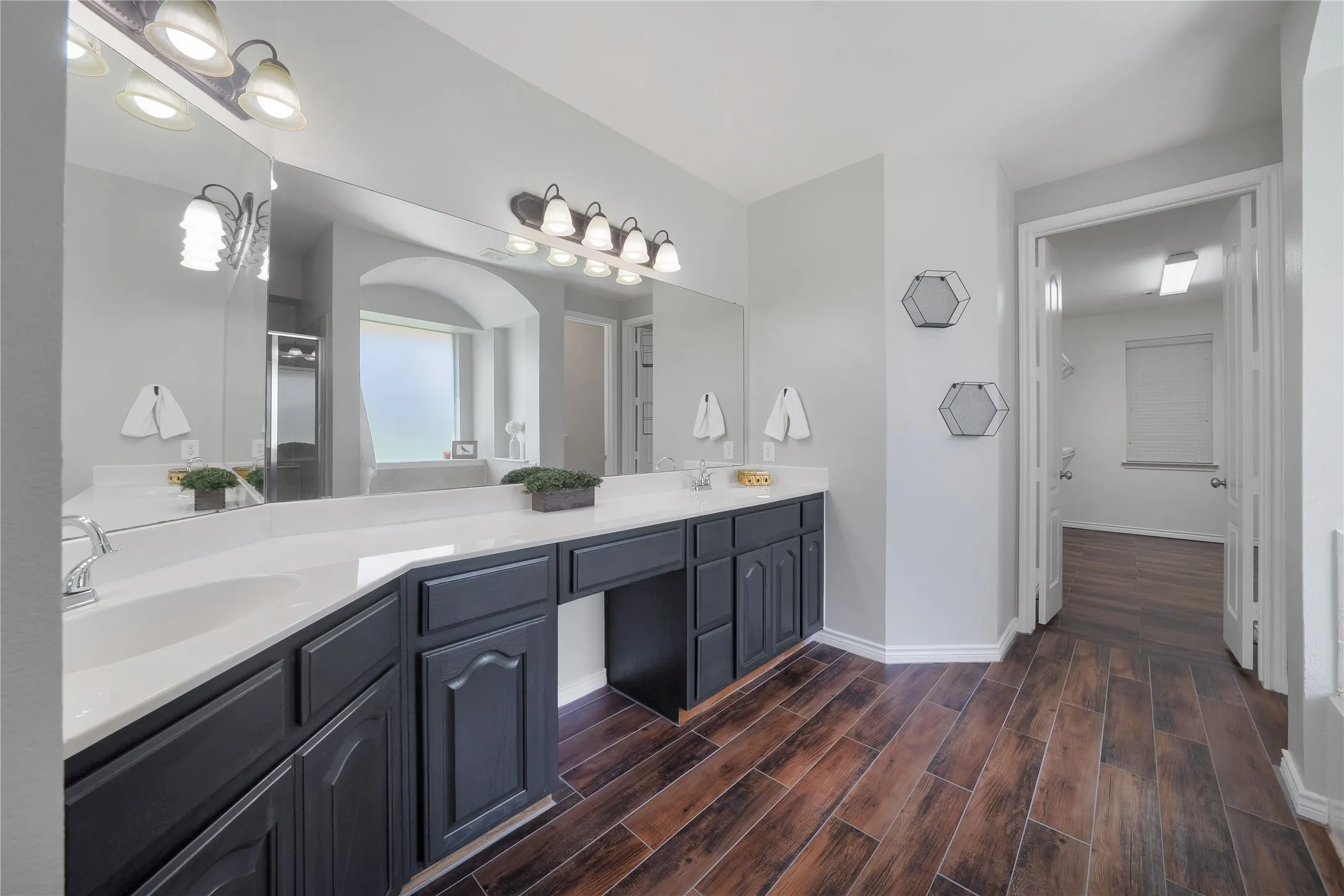 Single Family Residence For Sale in Collin County , 280 Dave Trail, Prosper, Texas 75078, 4 Bedroom, 4 Bathroom, 2 Garage spaces, 3,930 Sqft, built in 2006, mls#21267992, Real Estate Agent in Prosper, Homes For Sale in Collin county, Homes For Sale in Prosper, Realtor in Prosper Texas, Real Estate Brokerage Independent Realty Texas, Luminita Cordes Realtor