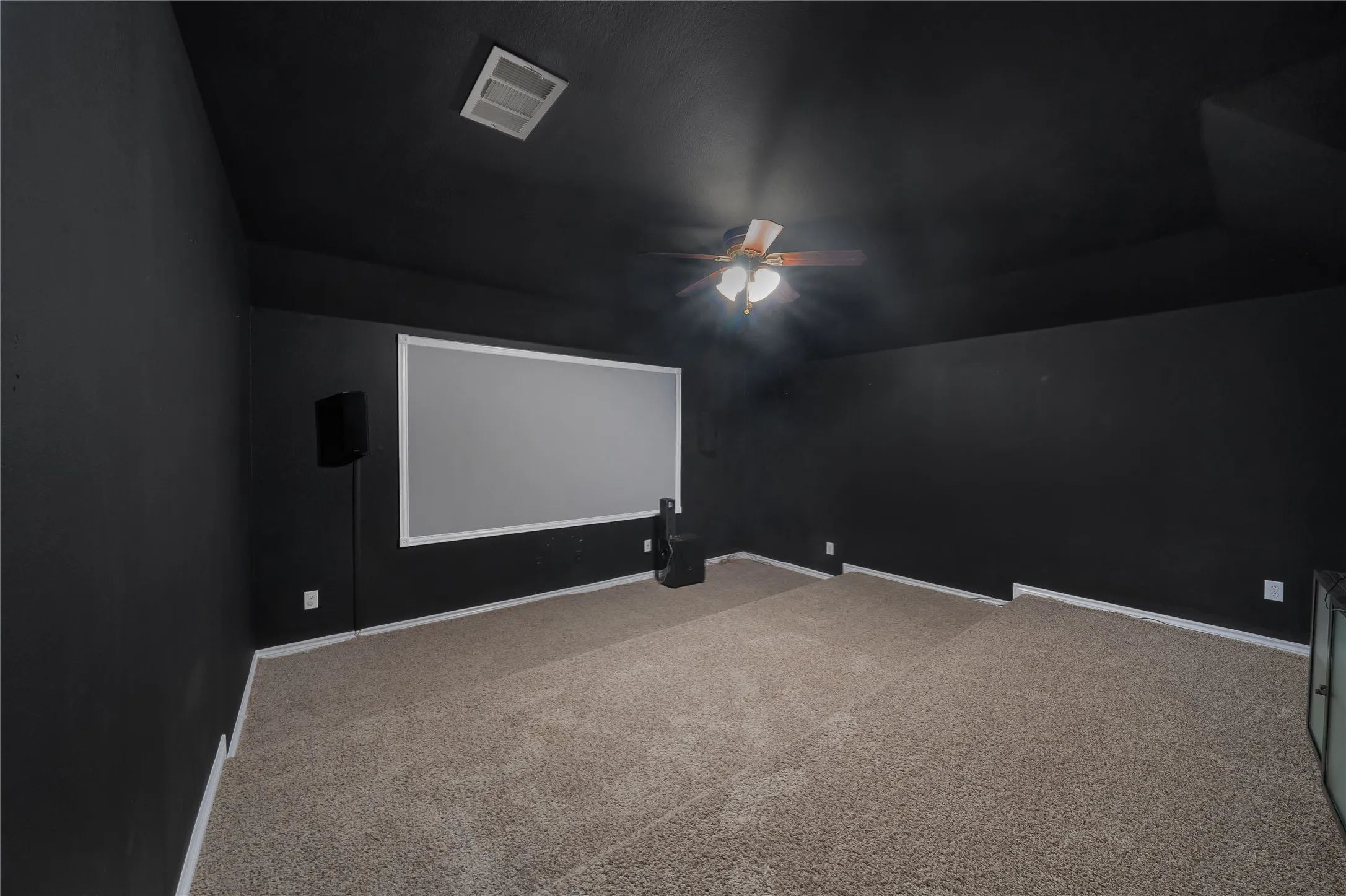 Single Family Residence For Sale in Collin County , 280 Dave Trail, Prosper, Texas 75078, 4 Bedroom, 4 Bathroom, 2 Garage spaces, 3,930 Sqft, built in 2006, mls#21267992, Real Estate Agent in Prosper, Homes For Sale in Collin county, Homes For Sale in Prosper, Realtor in Prosper Texas, Real Estate Brokerage Independent Realty Texas, Luminita Cordes Realtor