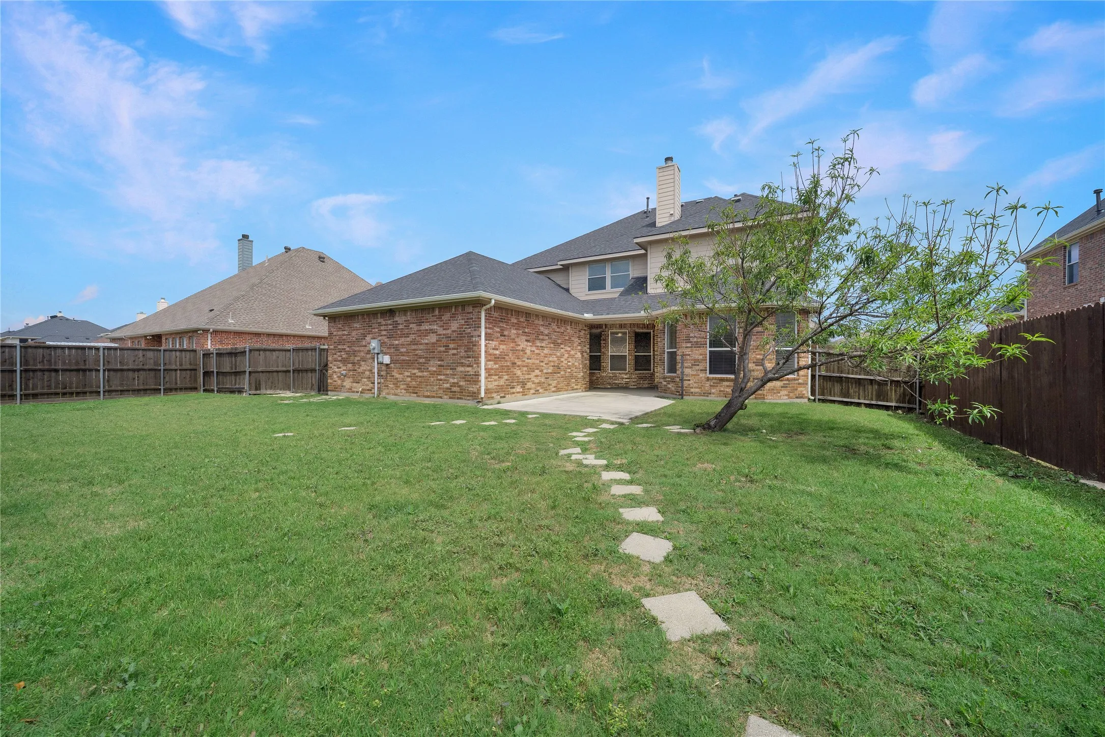 Single Family Residence For Sale in Collin County , 280 Dave Trail, Prosper, Texas 75078, 4 Bedroom, 4 Bathroom, 2 Garage spaces, 3,930 Sqft, built in 2006, mls#21267992, Real Estate Agent in Prosper, Homes For Sale in Collin county, Homes For Sale in Prosper, Realtor in Prosper Texas, Real Estate Brokerage Independent Realty Texas, Luminita Cordes Realtor