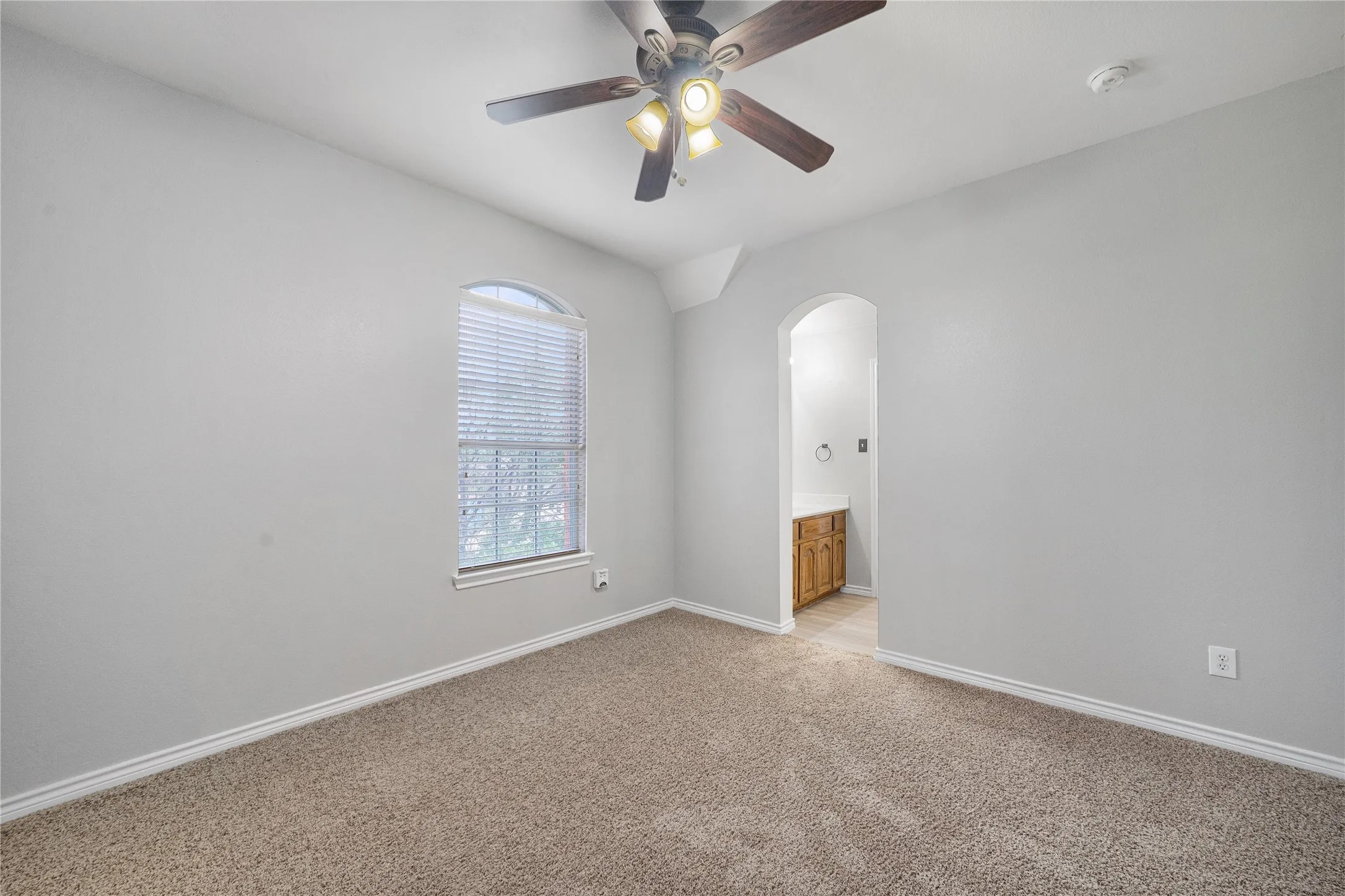 Single Family Residence For Sale in Collin County , 280 Dave Trail, Prosper, Texas 75078, 4 Bedroom, 4 Bathroom, 2 Garage spaces, 3,930 Sqft, built in 2006, mls#21267992, Real Estate Agent in Prosper, Homes For Sale in Collin county, Homes For Sale in Prosper, Realtor in Prosper Texas, Real Estate Brokerage Independent Realty Texas, Luminita Cordes Realtor